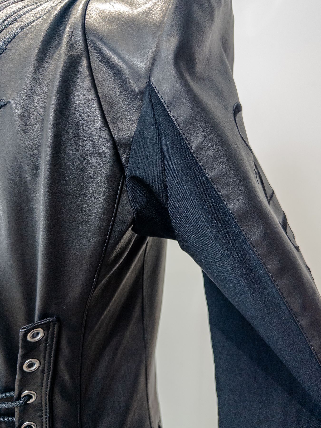 【予約品 4月26日(日) 締切】《Costume Line》Eco Horse Hide Lace Up Flare Jacket / エコホースレザー レースアップ フレアジャケット / ブラック