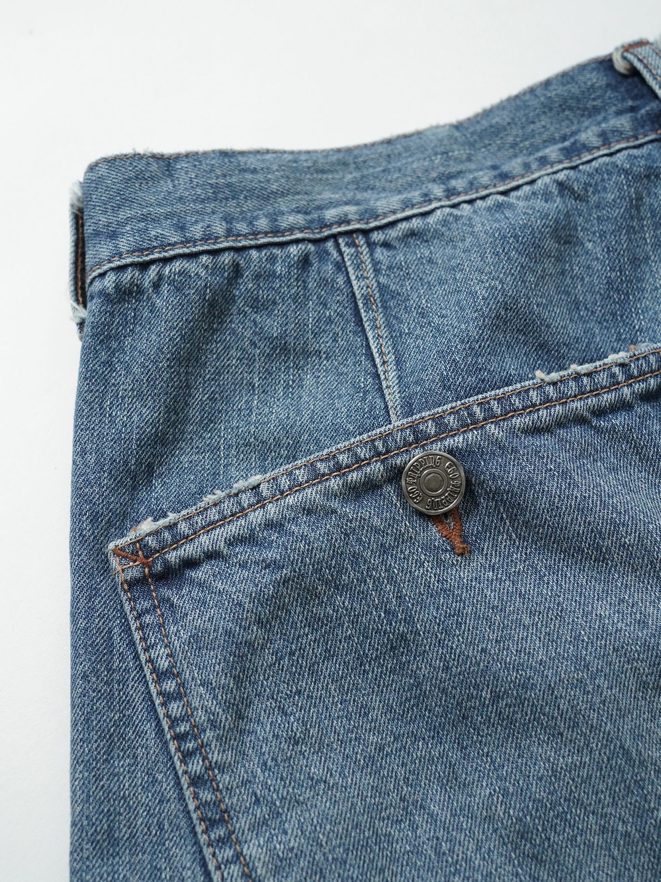 【予約品 5月6日(水) 締切】USN-DENIMTROUSERS damage / ダメージ加工 デニムミリタリーパンツ / インディゴ × 金茶ステッチ 淡