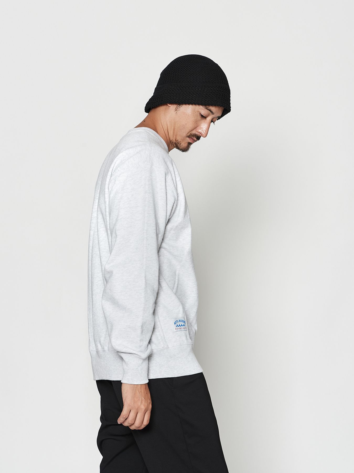 【予約品 10月9日(木) 締切】muta Old Logo Crewneck / スウェット / グレー【Acanthus × muta MARINE】