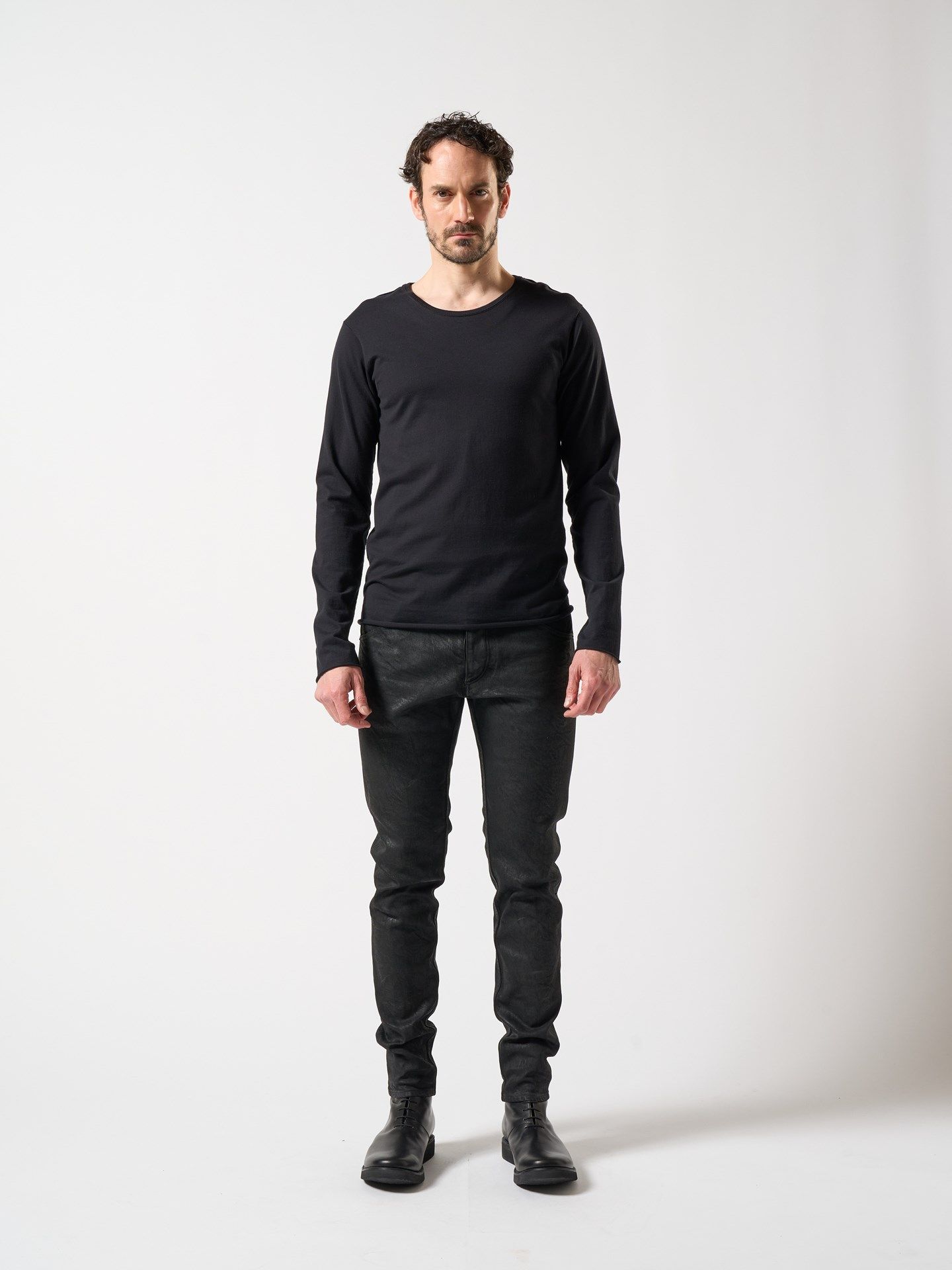 【予約品】 cut-off crew-neck L/S / クルーネックTシャツ / ブラック