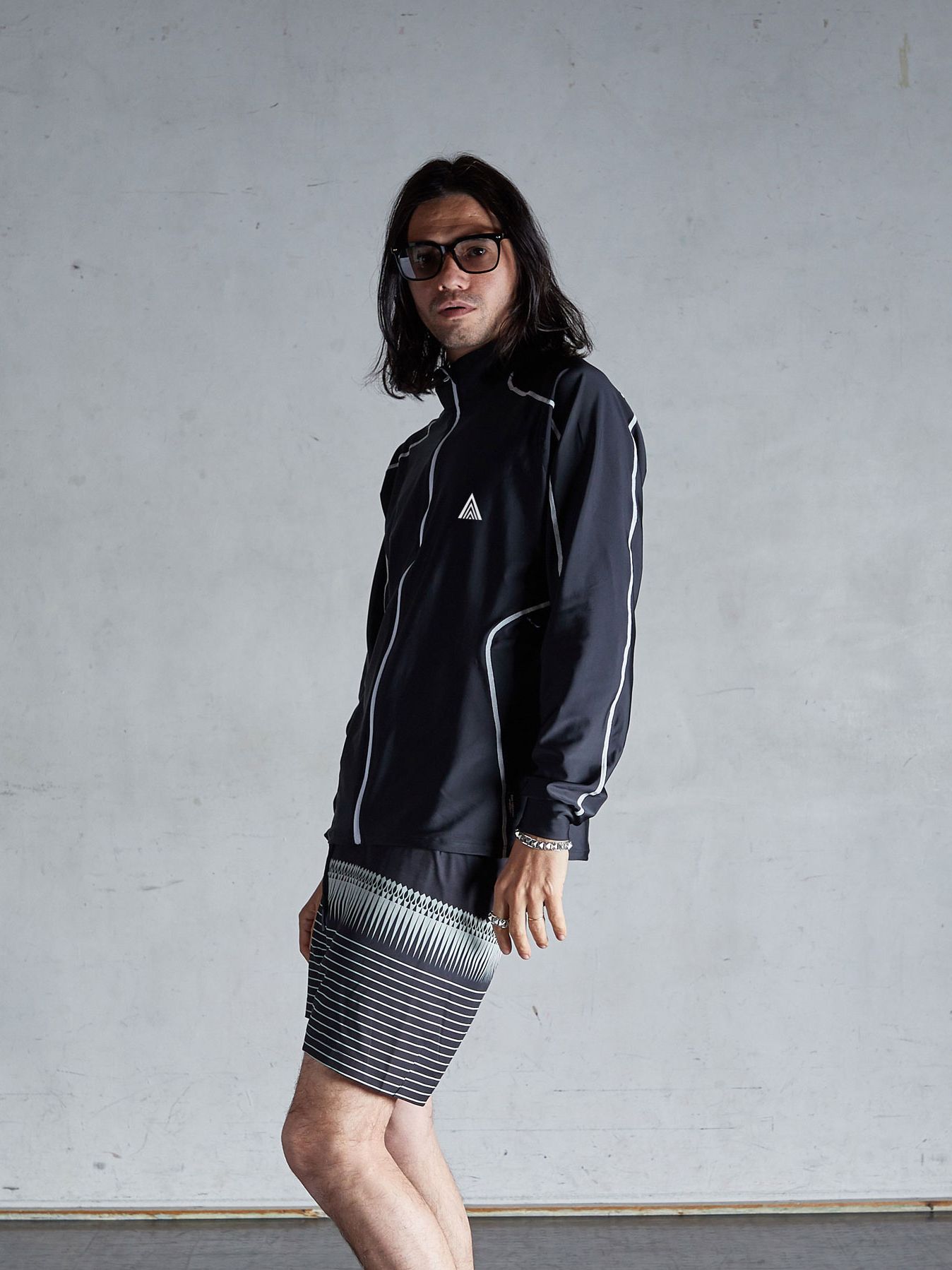 《予約品》 ARROWHEAD RASHGUARD / ラッシュガード / ブラック・ホワイト