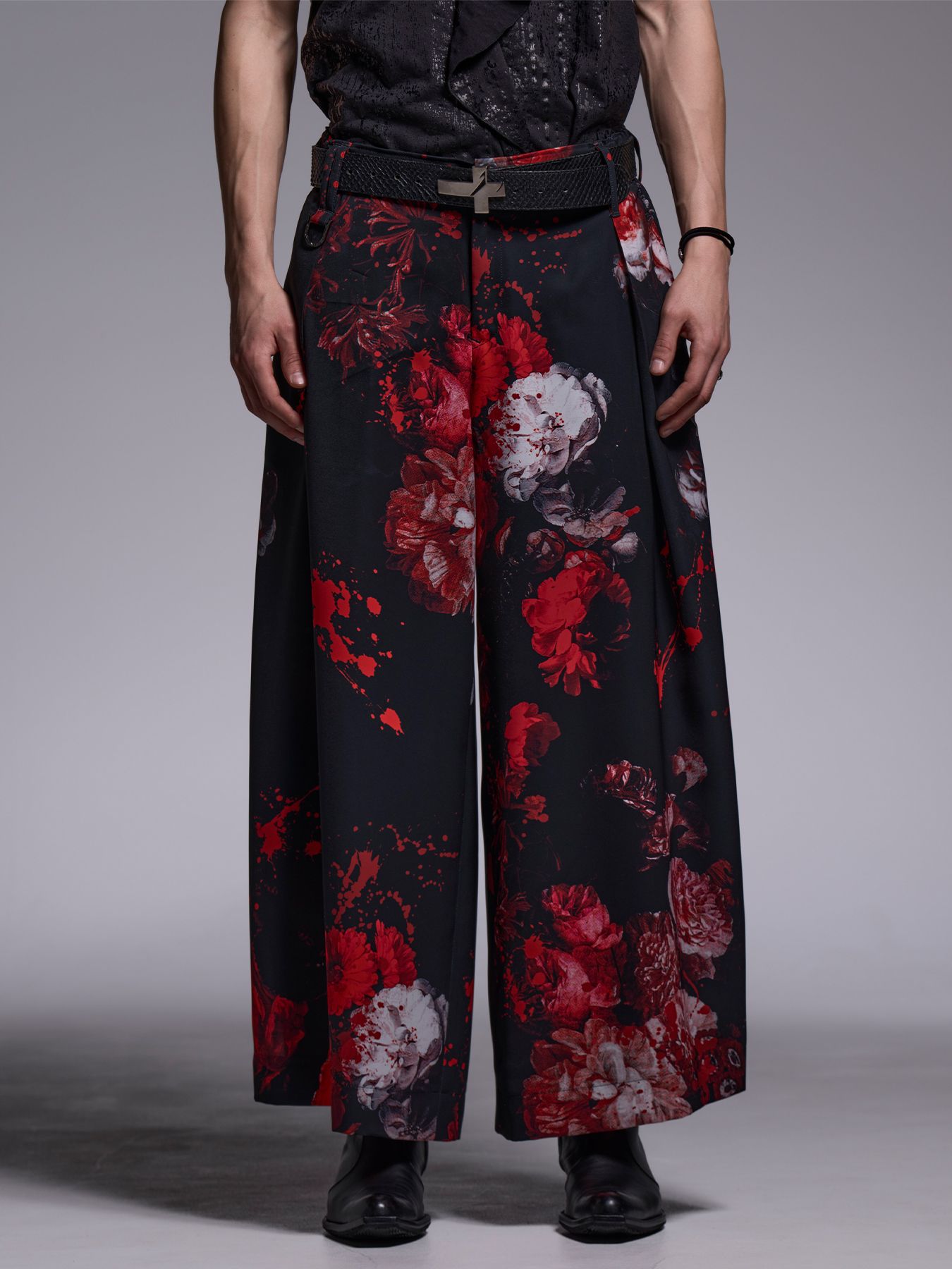 【予約品 】Wide Tuck Slacks / ワイドタックスラックス / ブラックフローラ