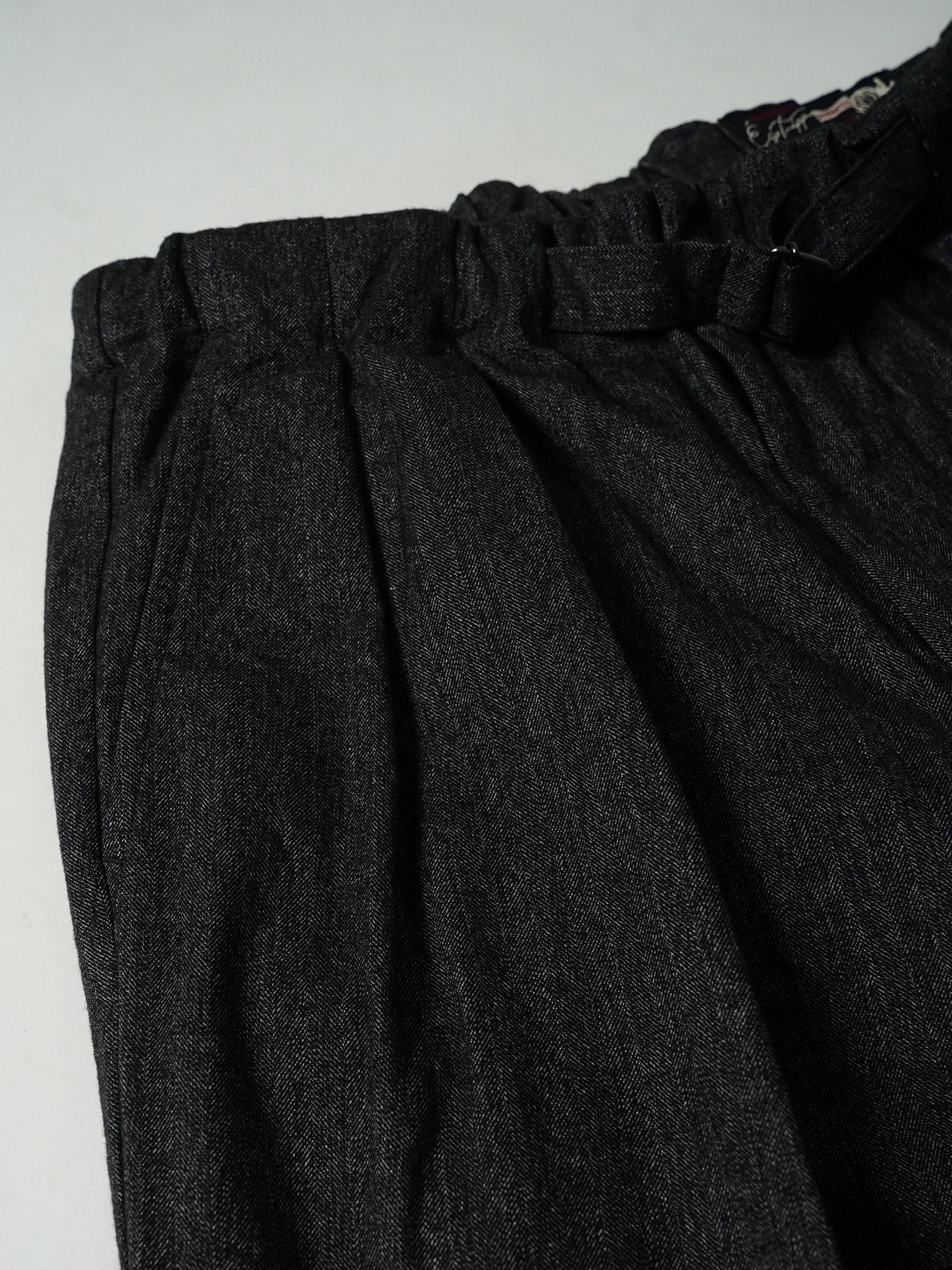 【予約品 7月5日(日) 締切】DRESSYEASE TRUSERS / ドレッシーイーズトラウザーズ / 杢グレー（ヘリンボーン）