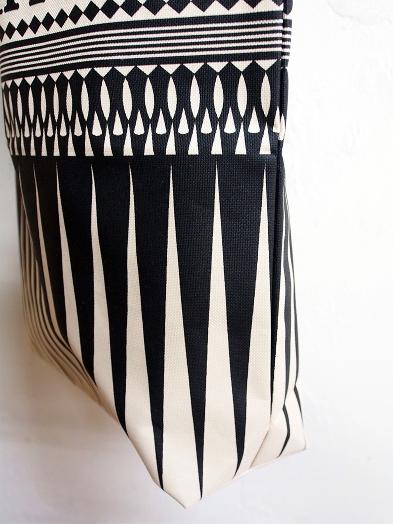 【予約品 10月26日(日) 締切】ARROWHEAD TOTE / トートバッグ / ホワイト