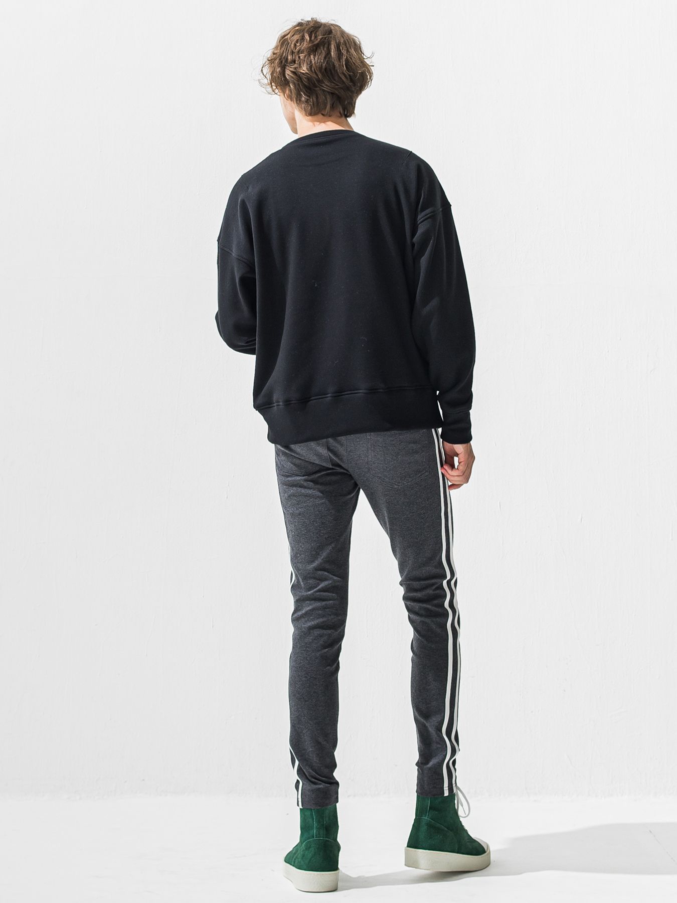 【予約品 9月6日(日) 締切】RC VELOURS FLEECE DROP TRAINER / RCレザーワッペン 裏起毛 ルーズトレーナー / ブラック