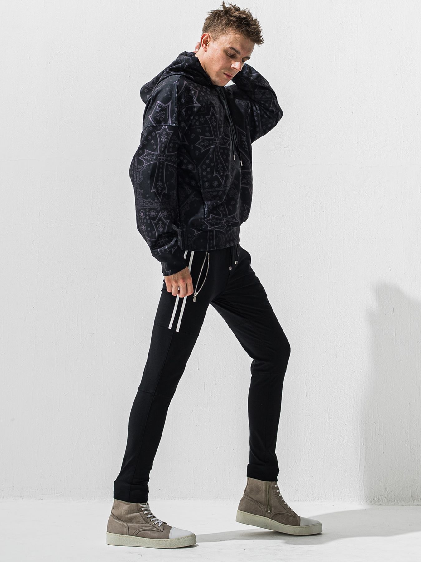 【予約品 9月6日(日) 締切】OVER HOODIE / トリコット オーバーパーカー / クロスブラック