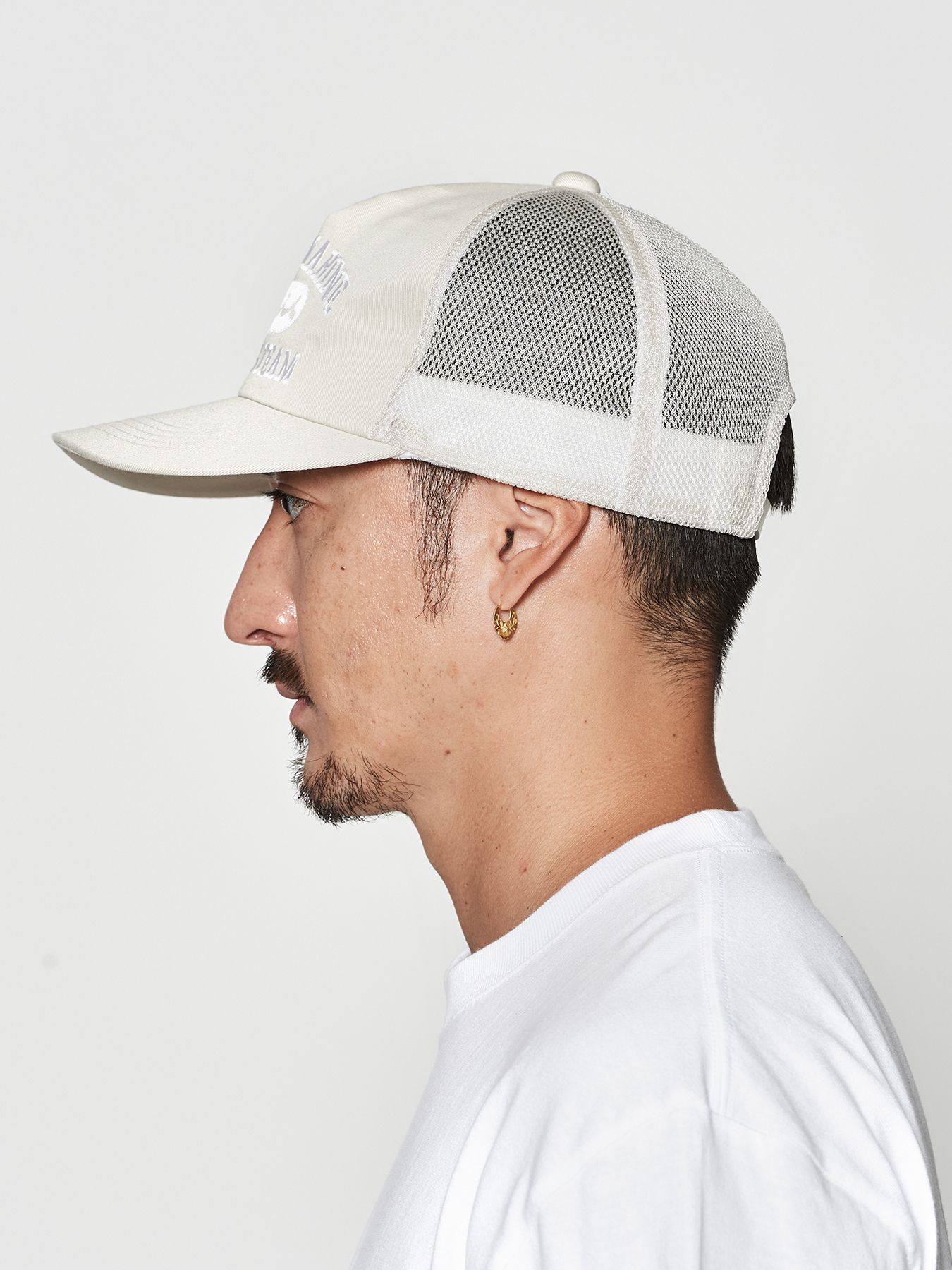 【予約品 10月9日(木) 締切】muta College Logo Mesh Cap / メッシュキャップ / ベージュ【Acanthus × muta MARINE】