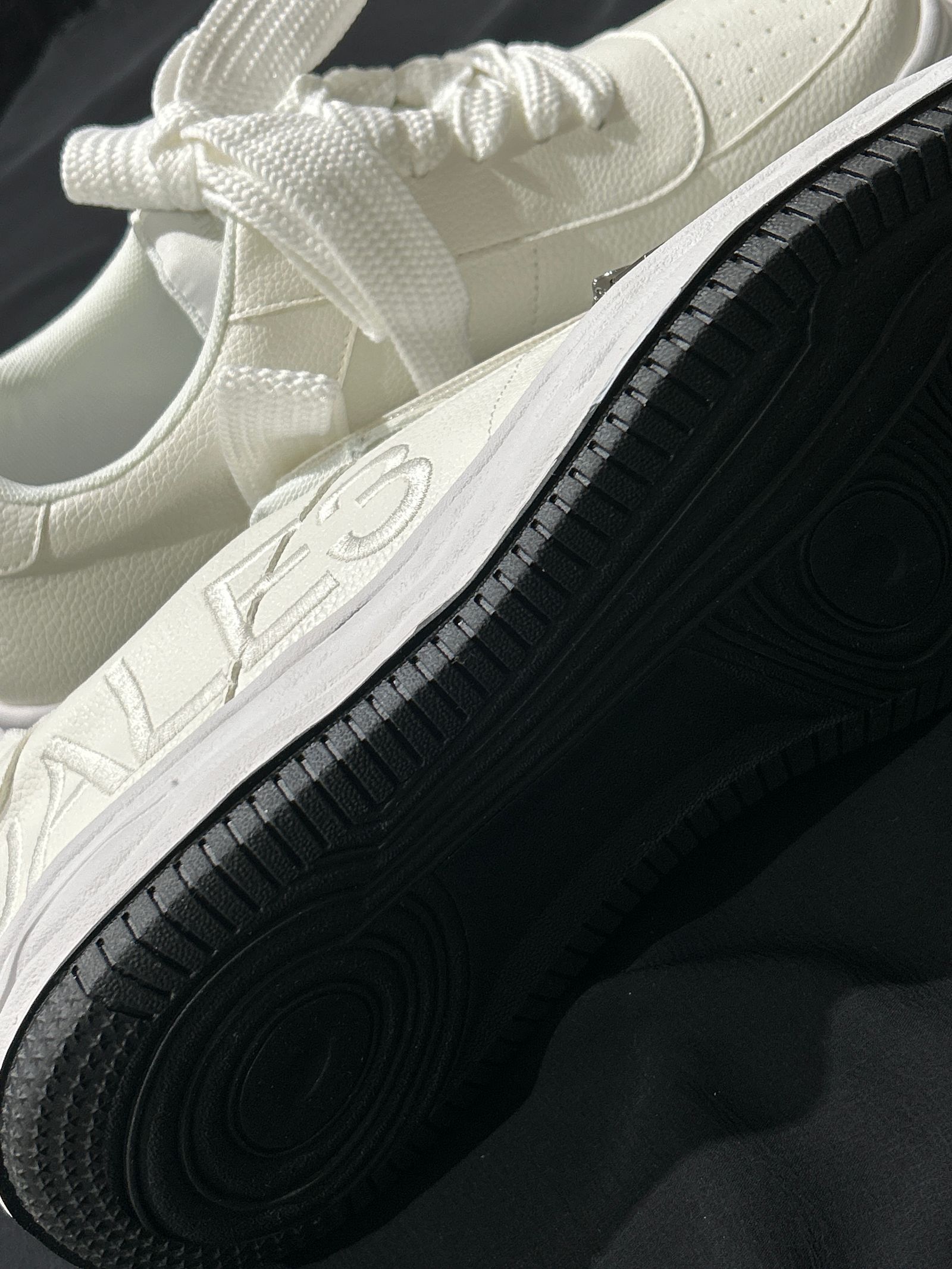 DISTORTED SOLE スニーカー / ホワイトUSX-26008