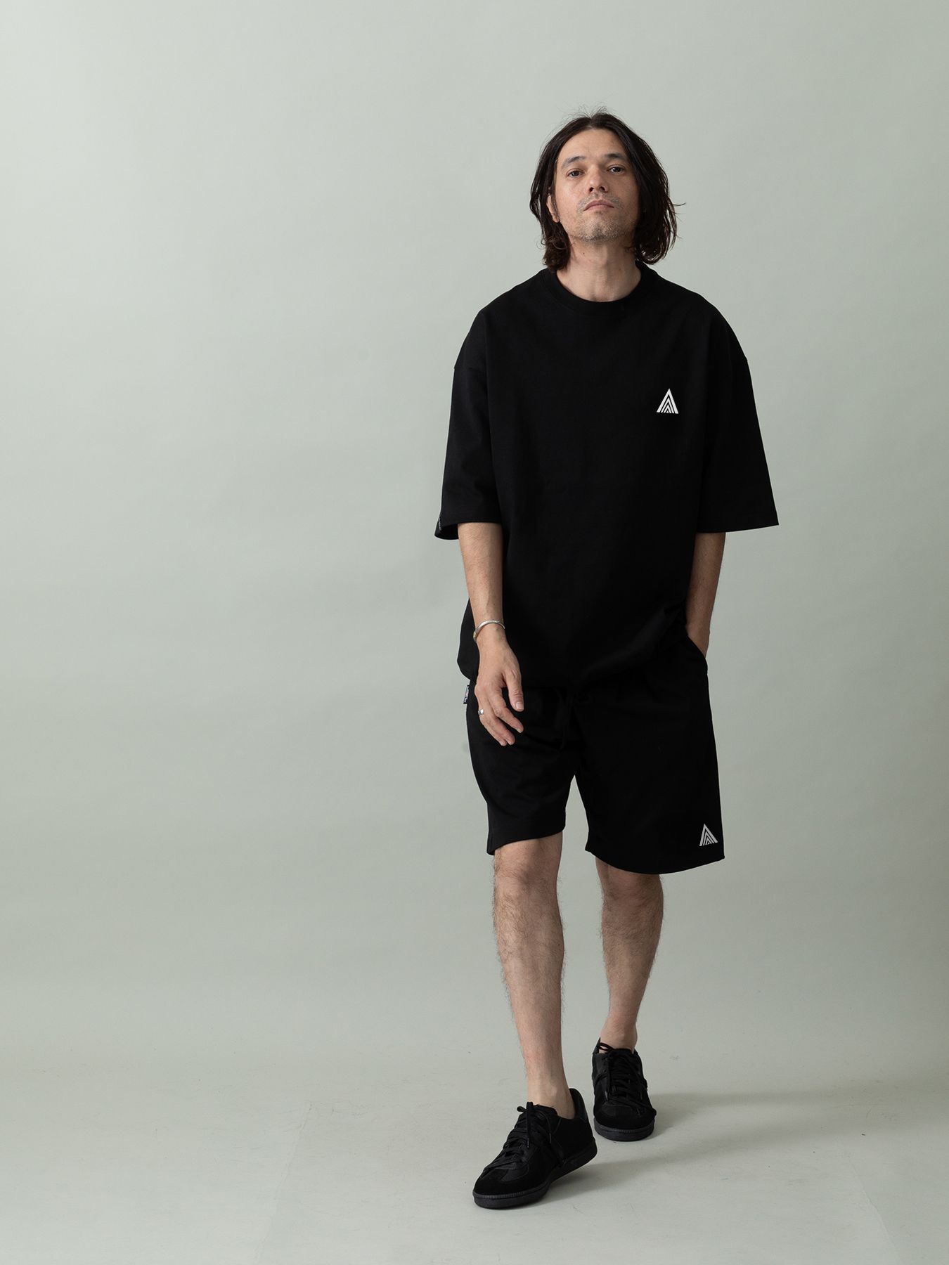 【予約品 2月1日(日) 締切】HEAVYJERSE spiky / ロゴ刺繍 Tシャツ / ブラック×ホワイト