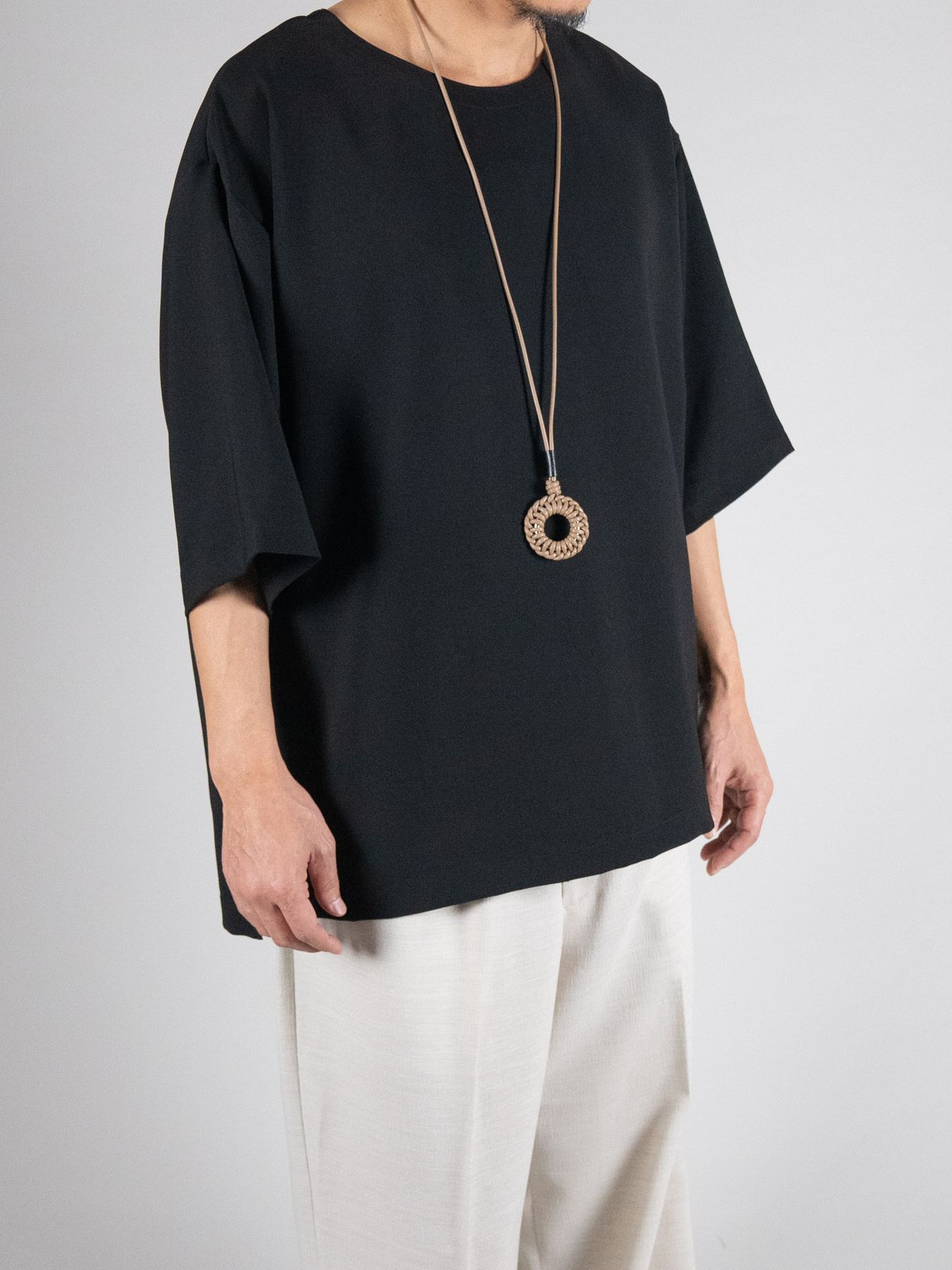 《予約品》 LEATHER BRAID CIRCLE NECKLACE / ネックレス / キャメル 【Iroquois.SENTI】