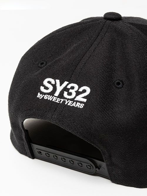 刺繡 SYMBOLIC MARK SNAPBACK CAP キャップ / BLACK 【SY32 by SWEET YEARS】