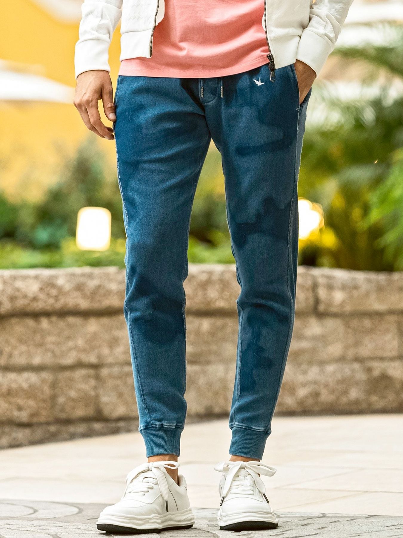 カモ柄ジョグデニムパンツ / インディゴ