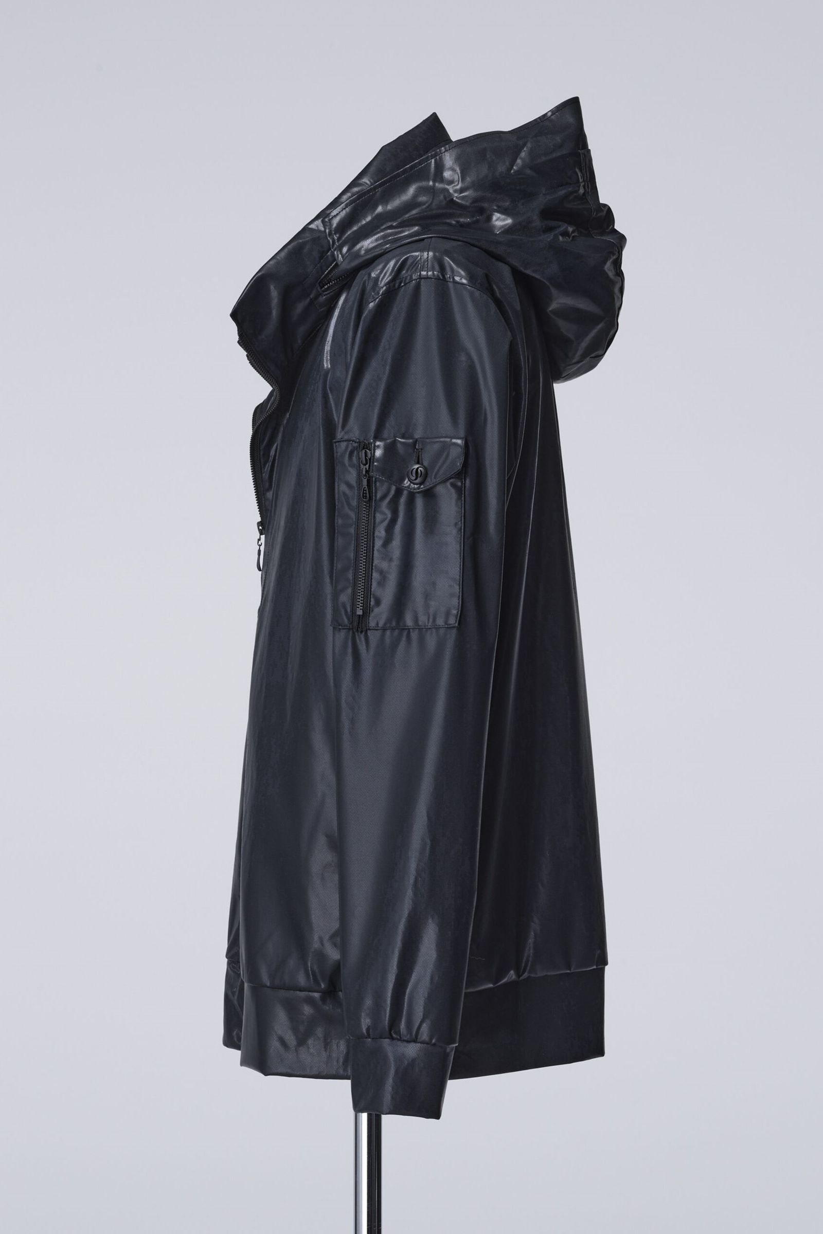《予約》 Cross Dot Wet Print Stand Collar Zip Blouson  / ブラック 【THE ONENESS】 11月入荷予定