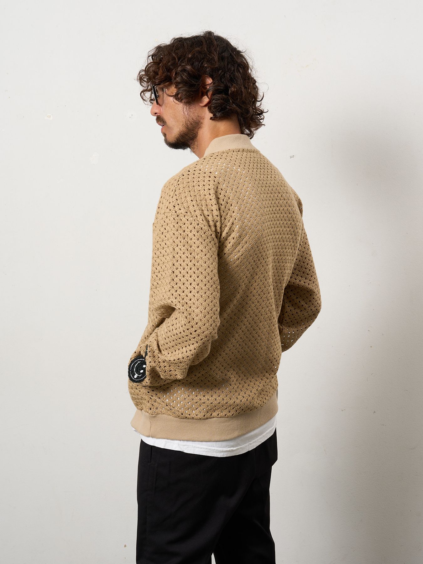 【予約品 10月16日(木) 締切】コットンラッセルメッシュ ハンドニット ワッペン ビッグジップブルゾン / ベージュ