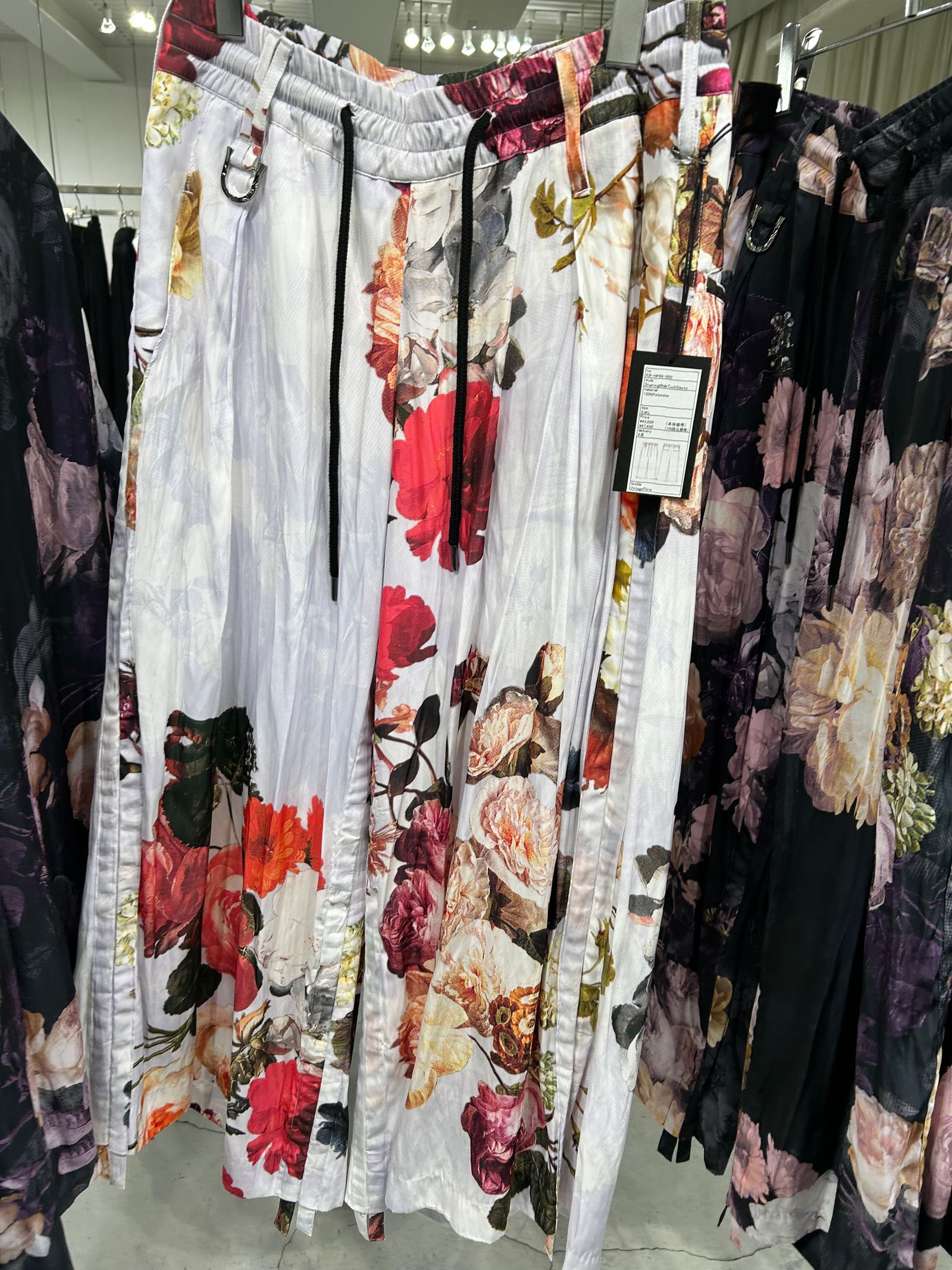 《予約品》 SharringWideTuckSlacks / ワイドタックスラックス / ホワイト・フローラ柄