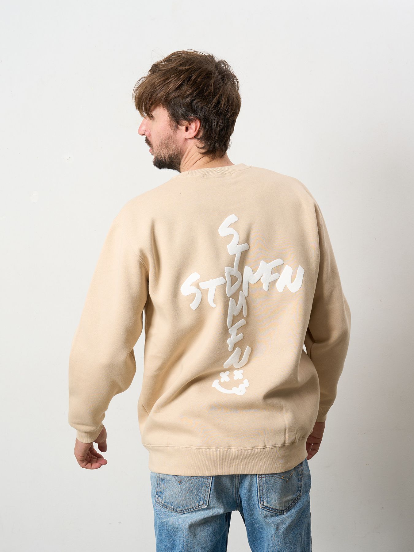 【予約品 5月8日(木) AM10時 締切】 TC裏毛起毛 ロゴクロス発泡プリント&クロスパッチワーク スウェットシャツ / ベージュ
