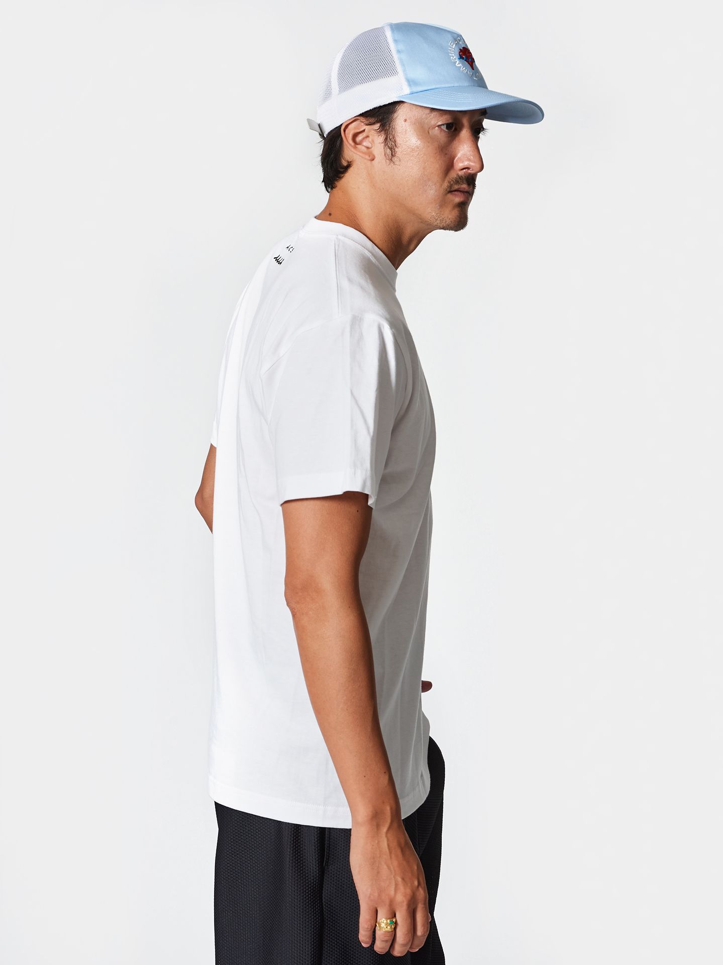 【予約】 muta College Logo Tee / Tシャツ / ホワイト 【Acanthus×muta】
