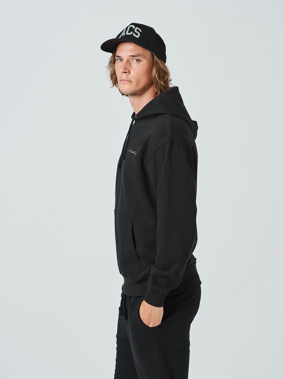 (予約品2023年10月19日18時締め) Script Logo Hooded Sweatshirt / フードスウェット / ブラック