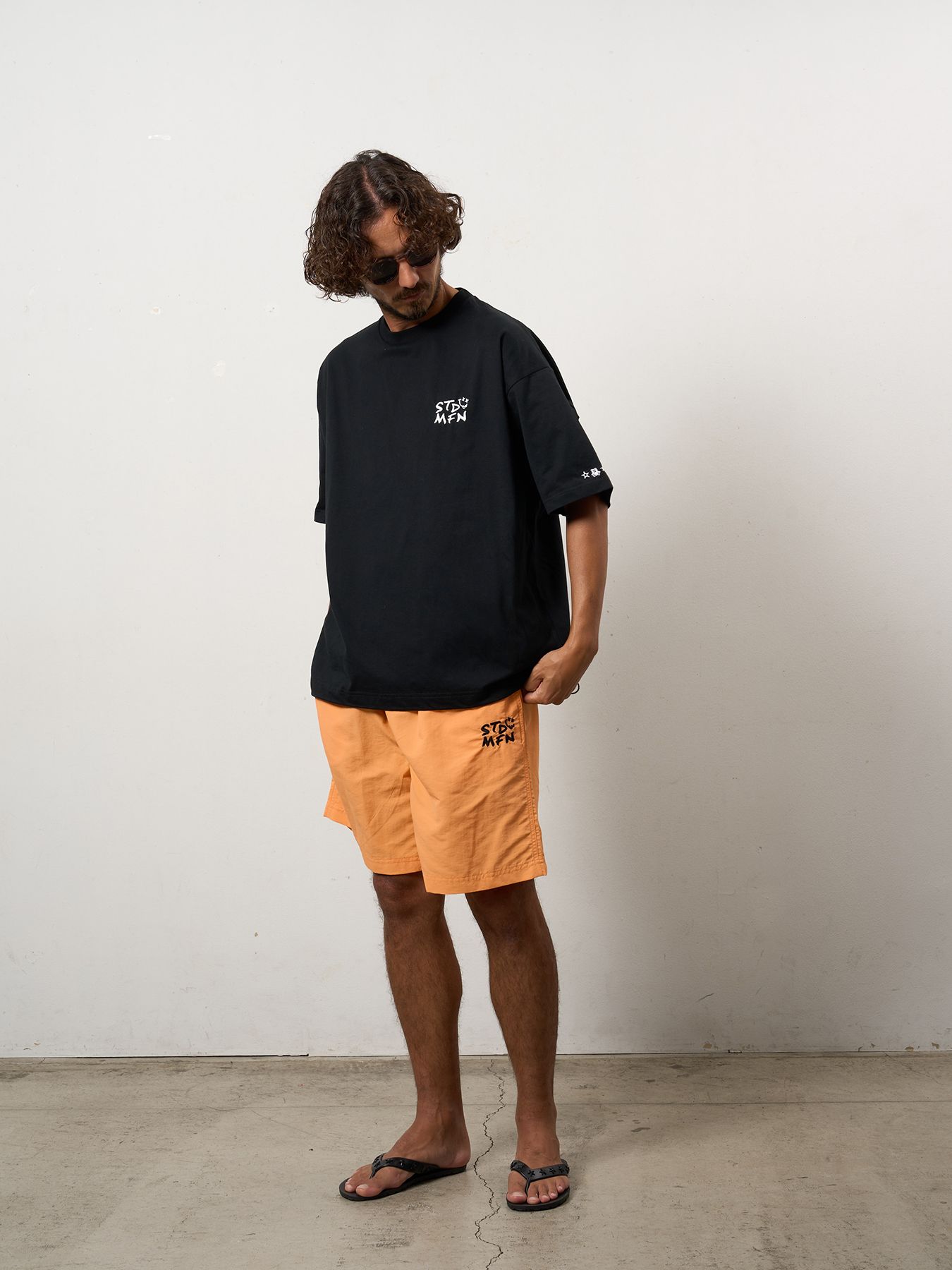 【予約品 10月16日(木) 締切】7ozコットン天竺 8マイル ドローコード ワイドSSTシャツ / ブラック