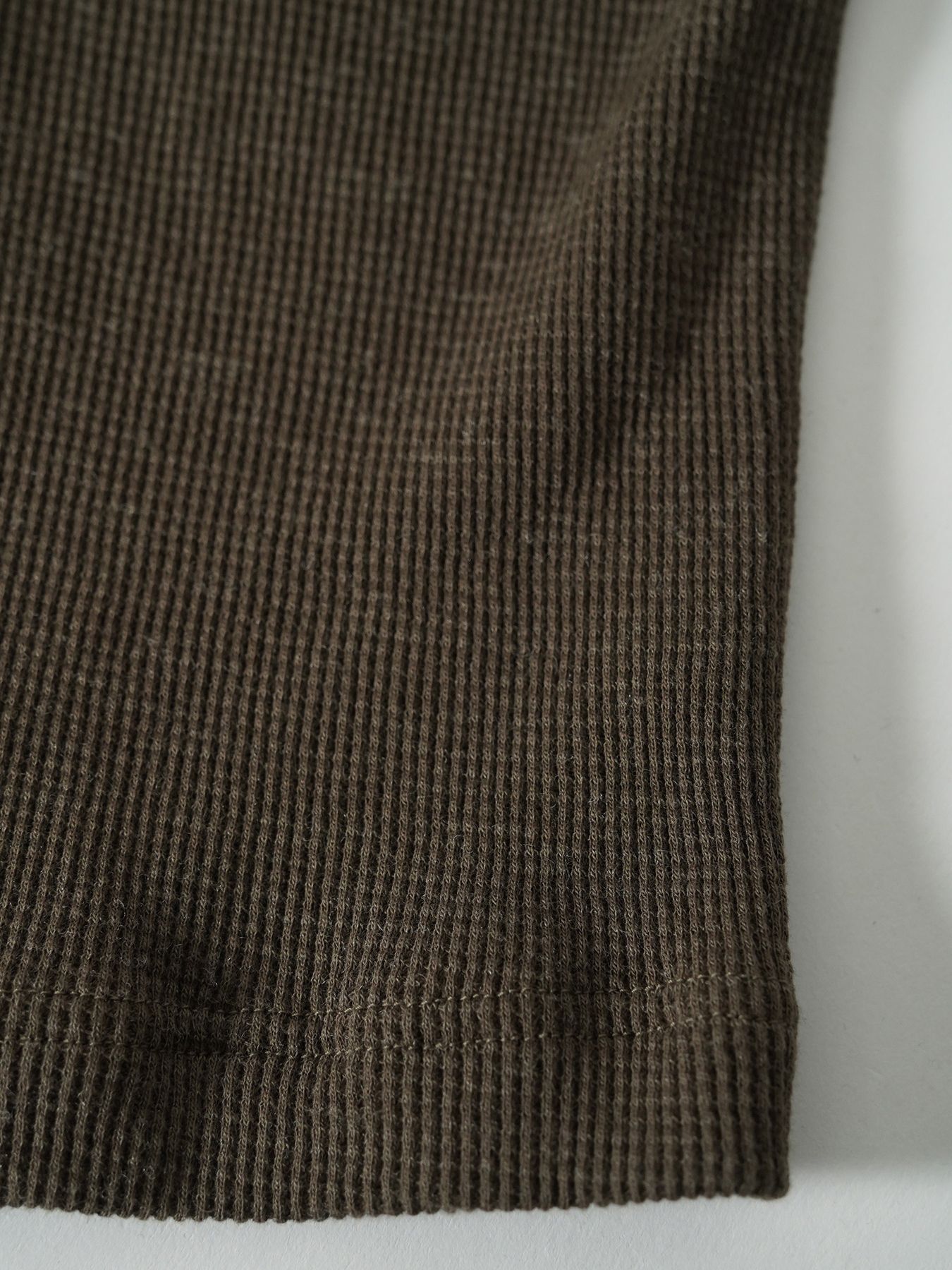 【予約品 5月27日(水) 締切】WOOLTHERMAL-TEE / ローリングネックTシャツ / オリーブ
