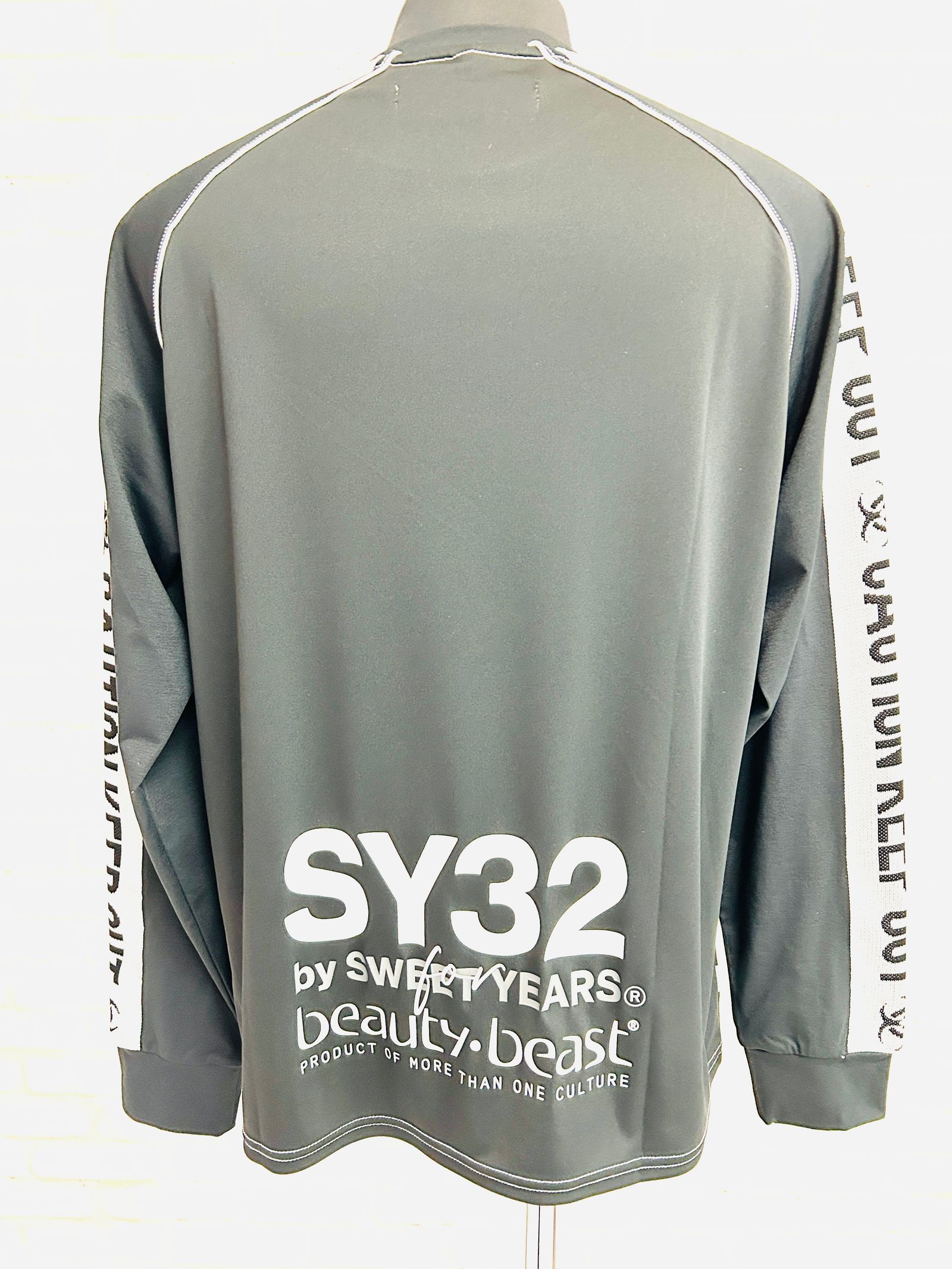限定コラボ【SY32 by SWEET YEARS×beauty beast】長袖Tシャツ SY32 by SWEET YEARS - Wネームコラボ beauty:beast × SY32 ロン