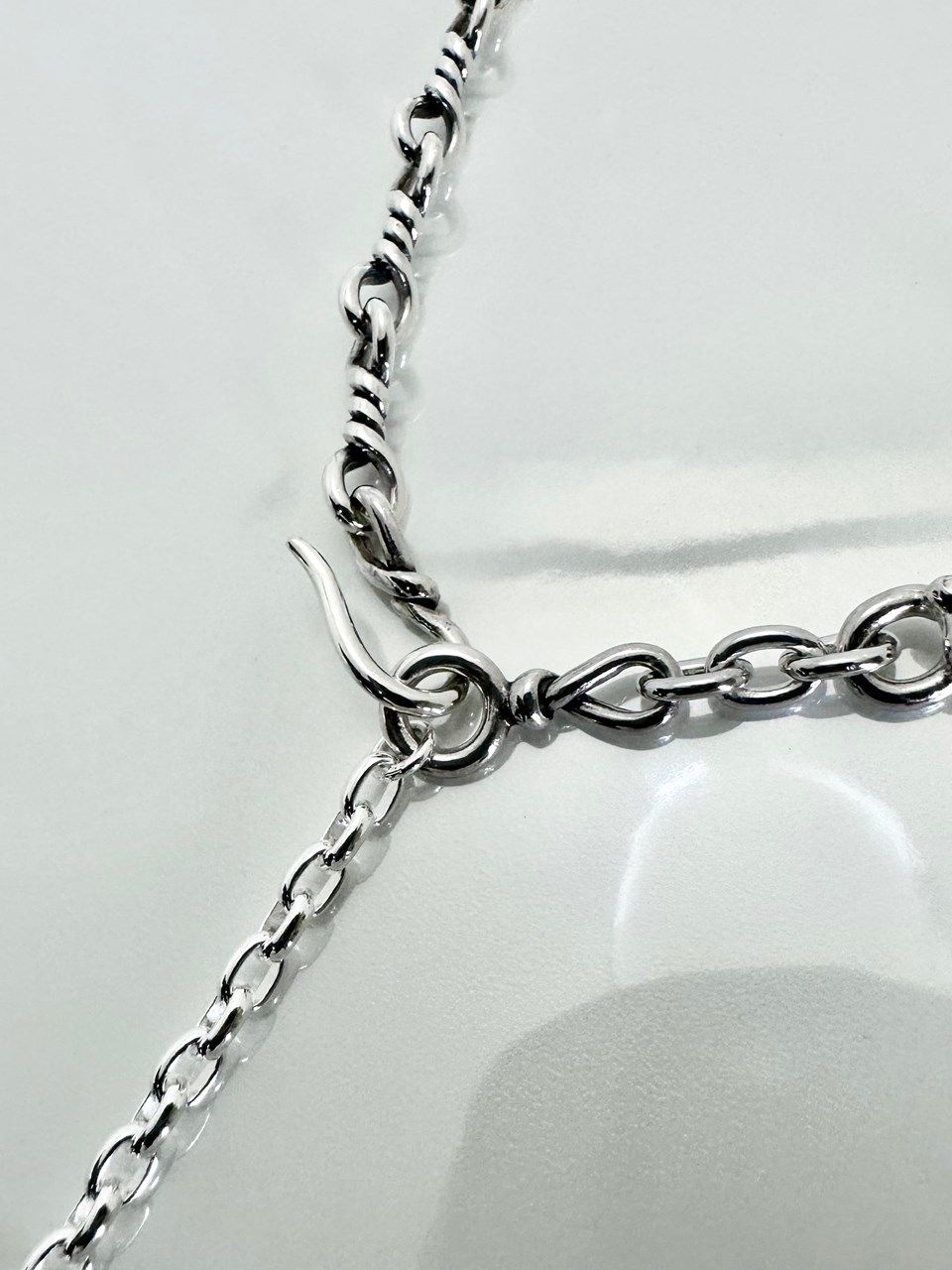 《受注生産》 OPEN CROSS & TWIST CHAIN NECKLACE with PADLOCK  / オープンクロス＆ツイストチェーンネックレス ウィズパドロック 【注文から2-3週間後入荷予定】