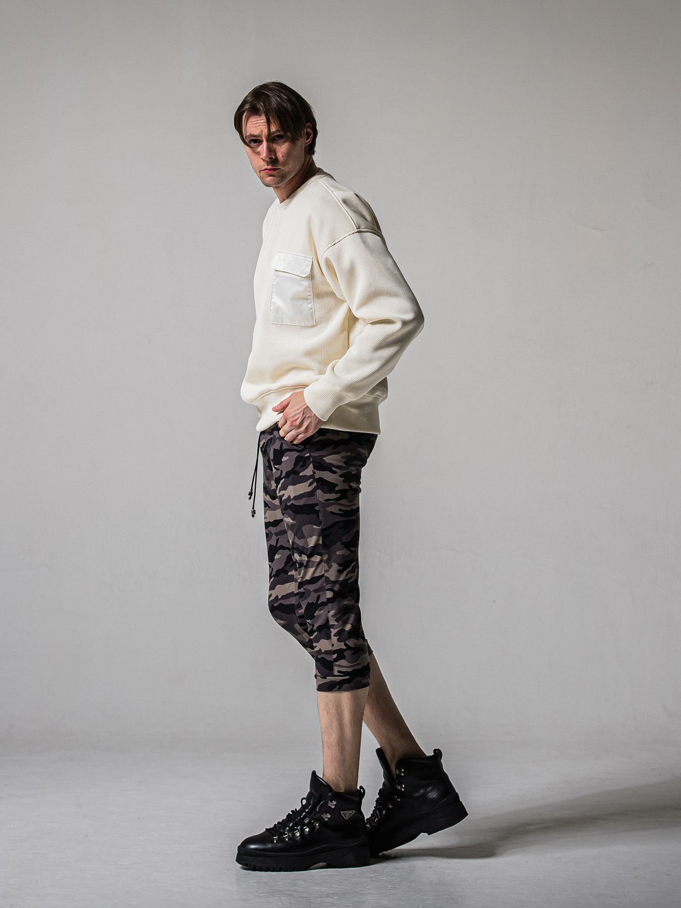 【予約品 11月16日(日) 締切】AZE MILITARY DROP TRAINER / 畔編みニット トレーナー / オフ