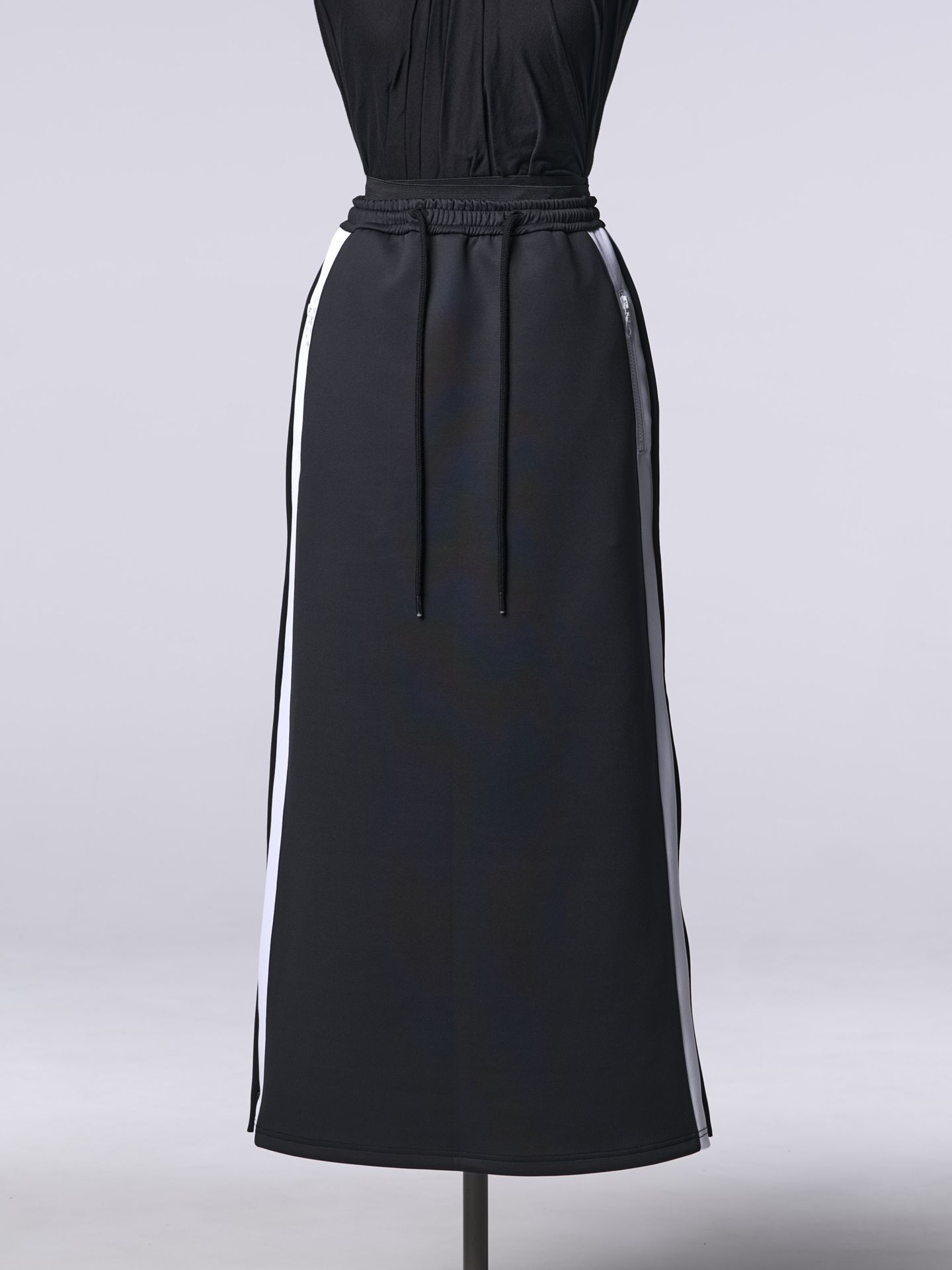 《予約品5月20日締》 SideZippSkirt / スリットスカート / ブラック・ホワイト