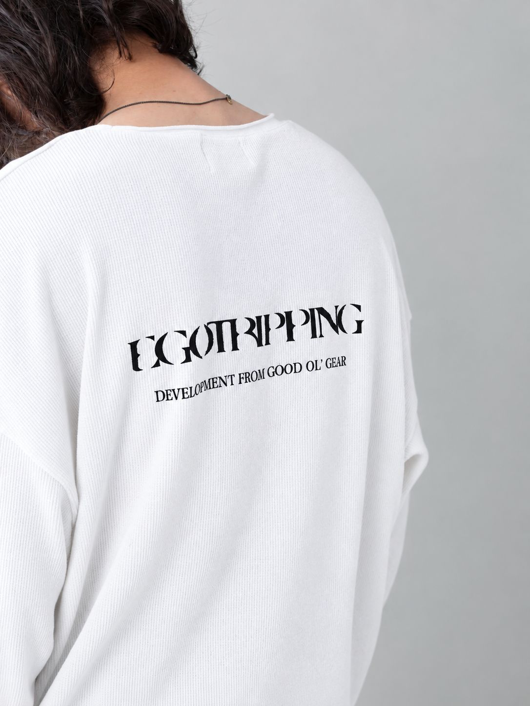 WOOLTHERMAL-TEE print / ロゴプリント ローリングネックTシャツ / ホワイト