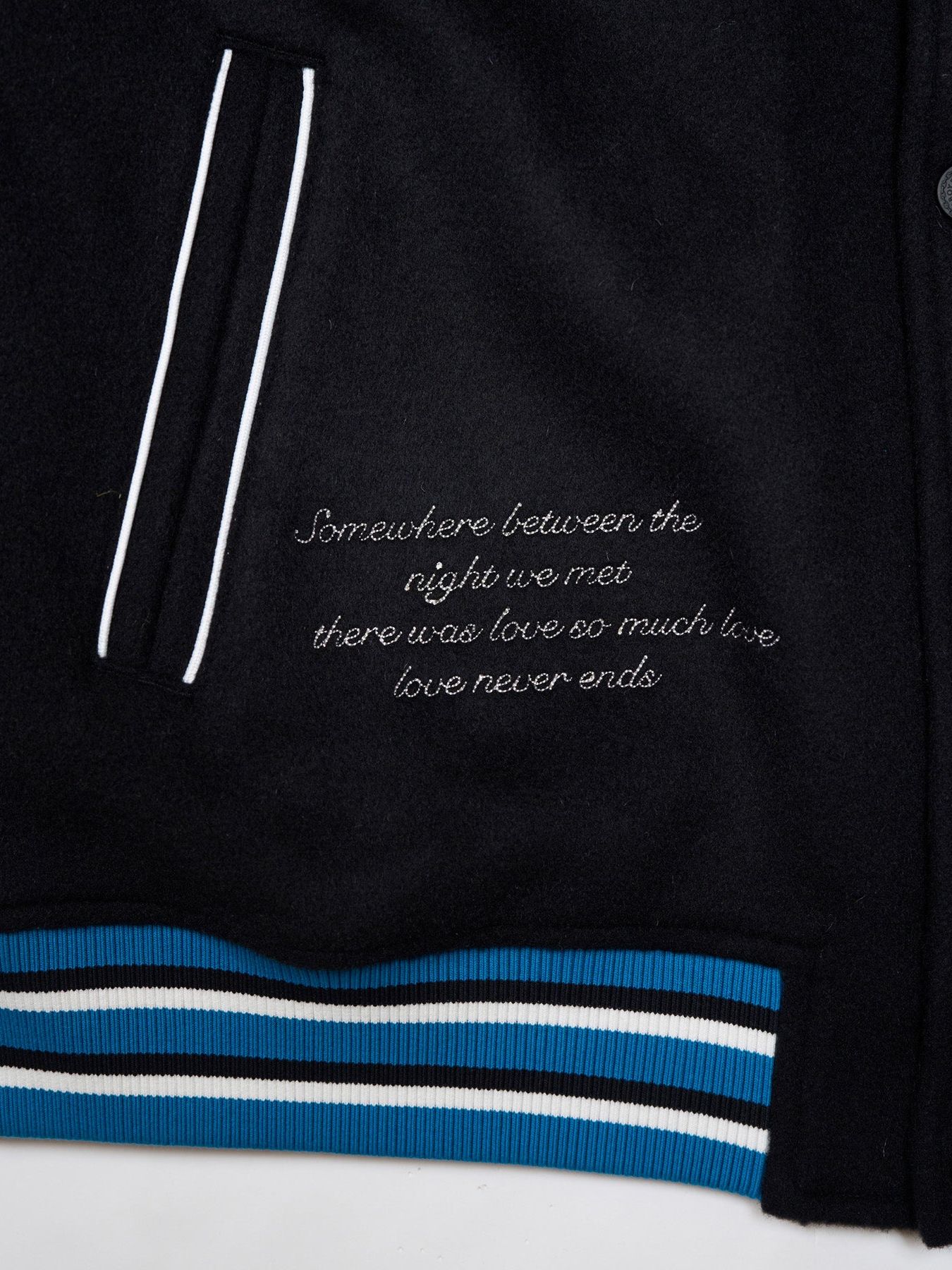 ”Love never ends" BOY LOGO STADIUM JUMPER / スタジャン / ブラック