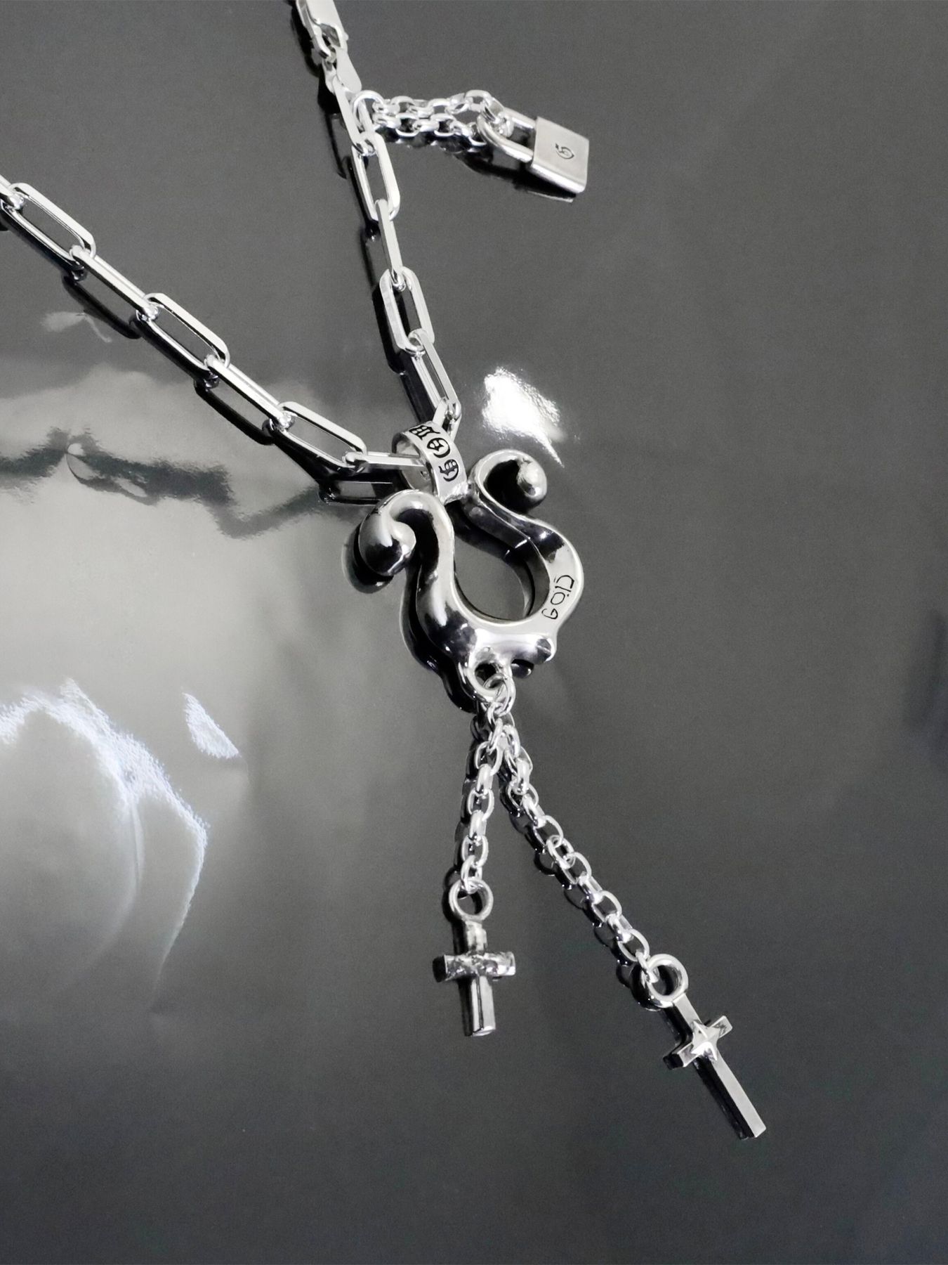 《受注生産》RHYTHMIC HORSESHOE LARGE with CROSSES 4C #1 NECKLACE / リズミックホースシュー・L ウィズ クロス 4C #1 ネックレス / 注文から2～3週間後入荷予定