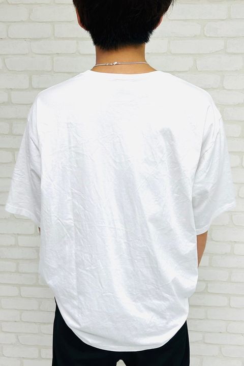 イージーパンツパンツに合うTシャツコーデ.3