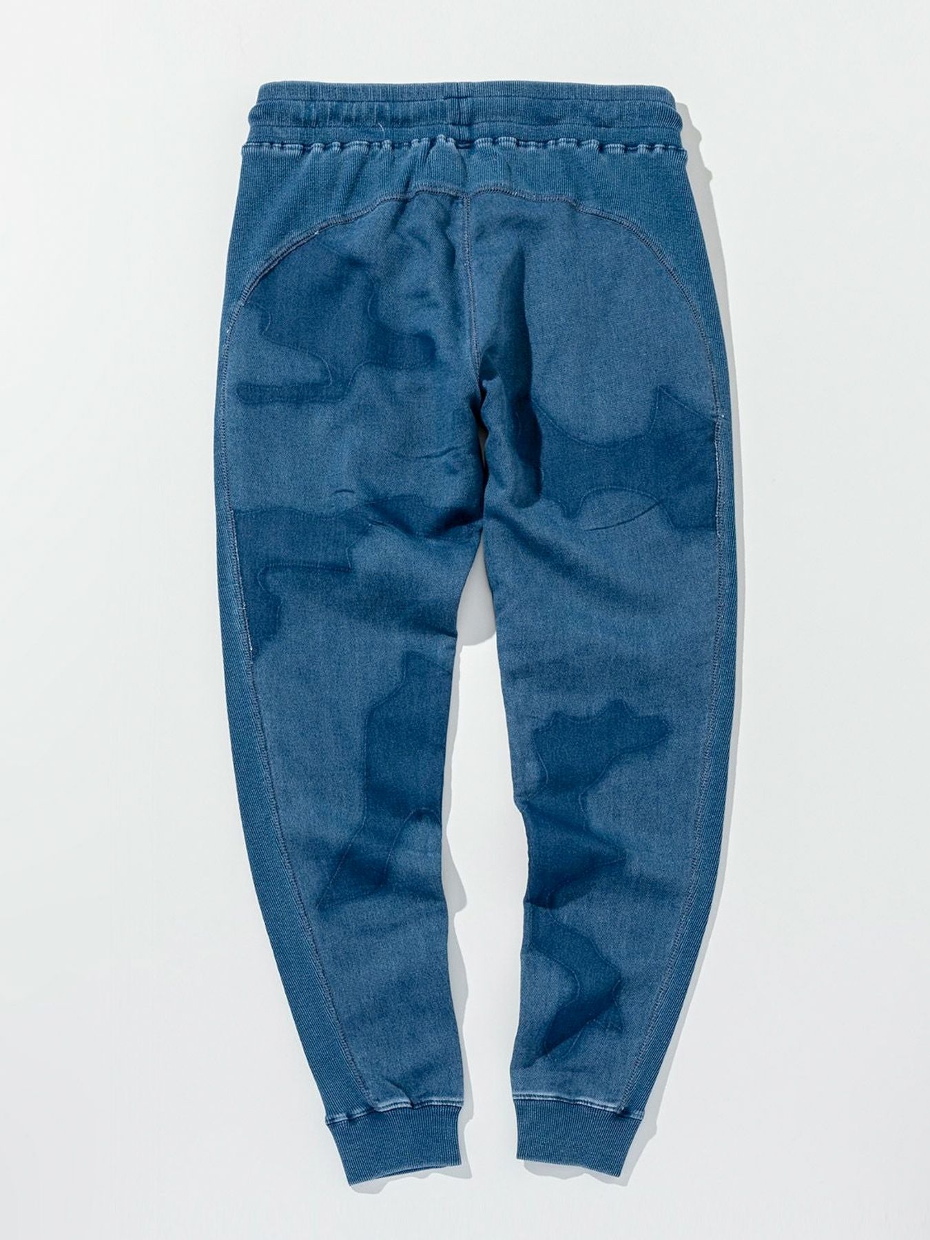 カモ柄ジョグデニムパンツ / インディゴ