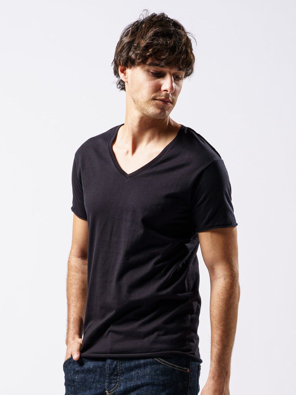《予約品》 cut-off v-neck S/S / VネックTシャツ / ブラック