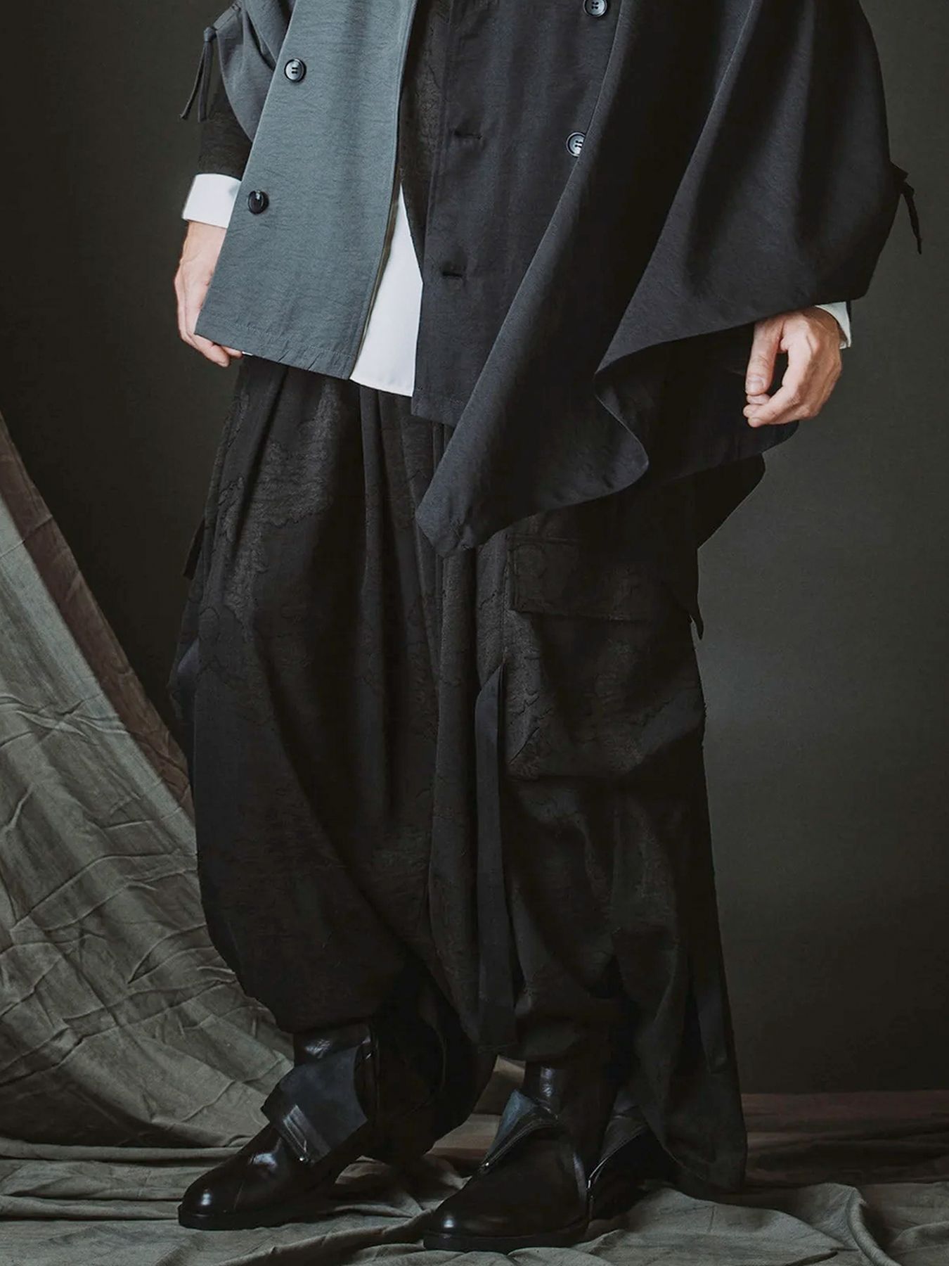 フラッタリングカーゴトラウザーズ / フラワー【NO ID.】