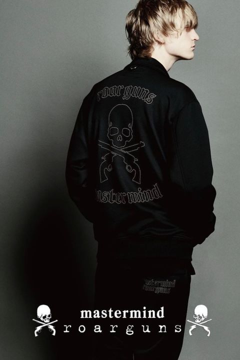 限定TRACK JACKETダンボールジャージ黒【roarguns×MASTERMIND WORLD】