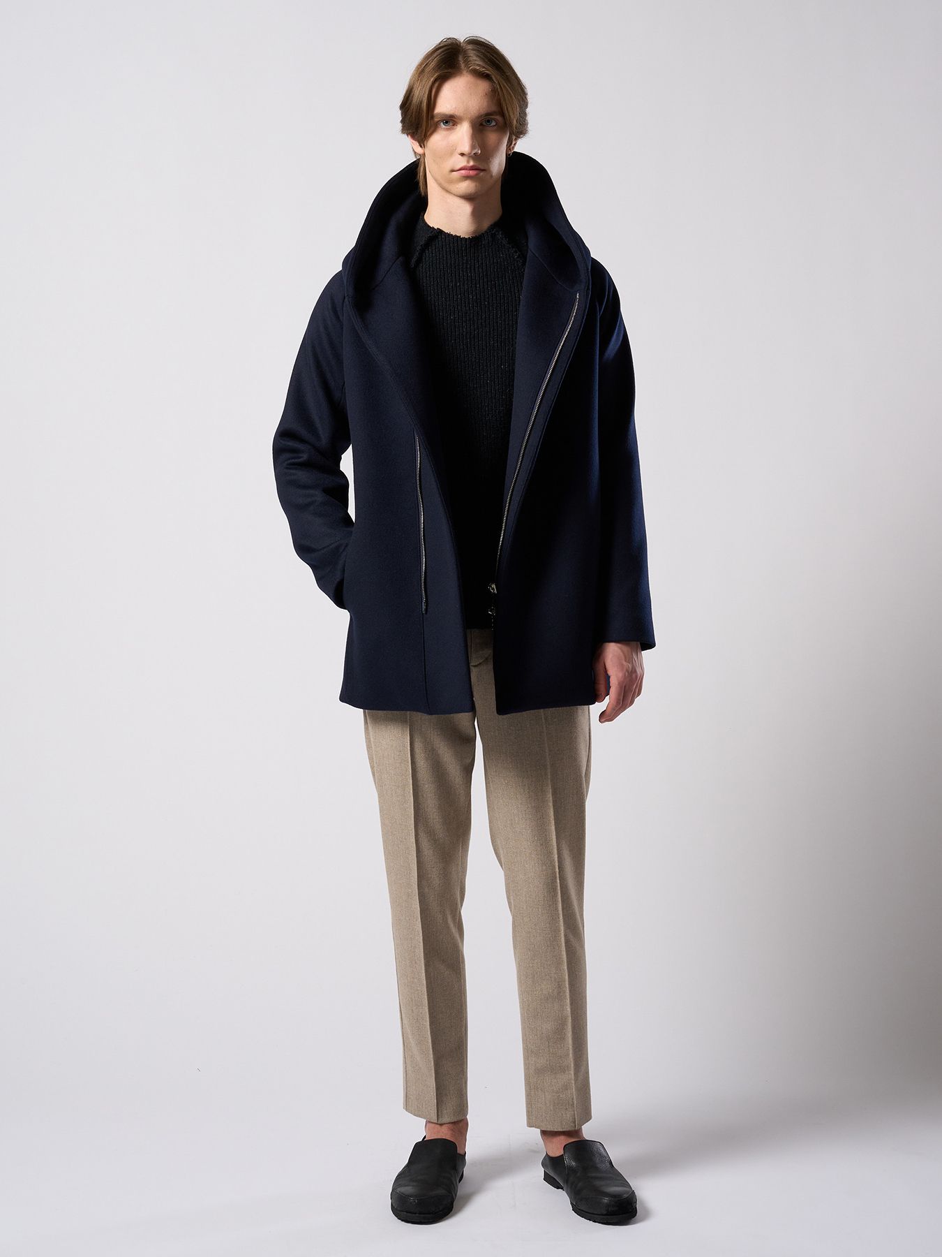 【予約品 4月19日(日) 18時締切】comfort pin-tuck slim slacks / コンフォート ピンタック スリムスラックス / ネイビー