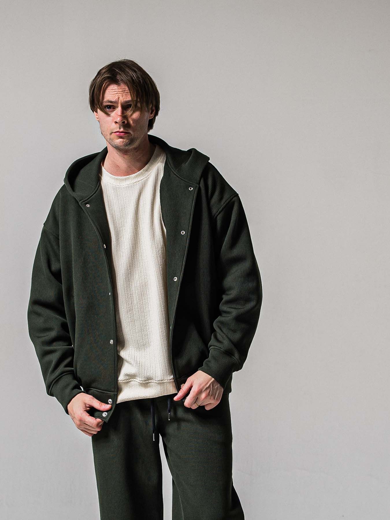 【予約品 11月16日(日) 締切】AZE VARSITY HOODIE / 畔編みニット フード付きスタジャン / カーキ