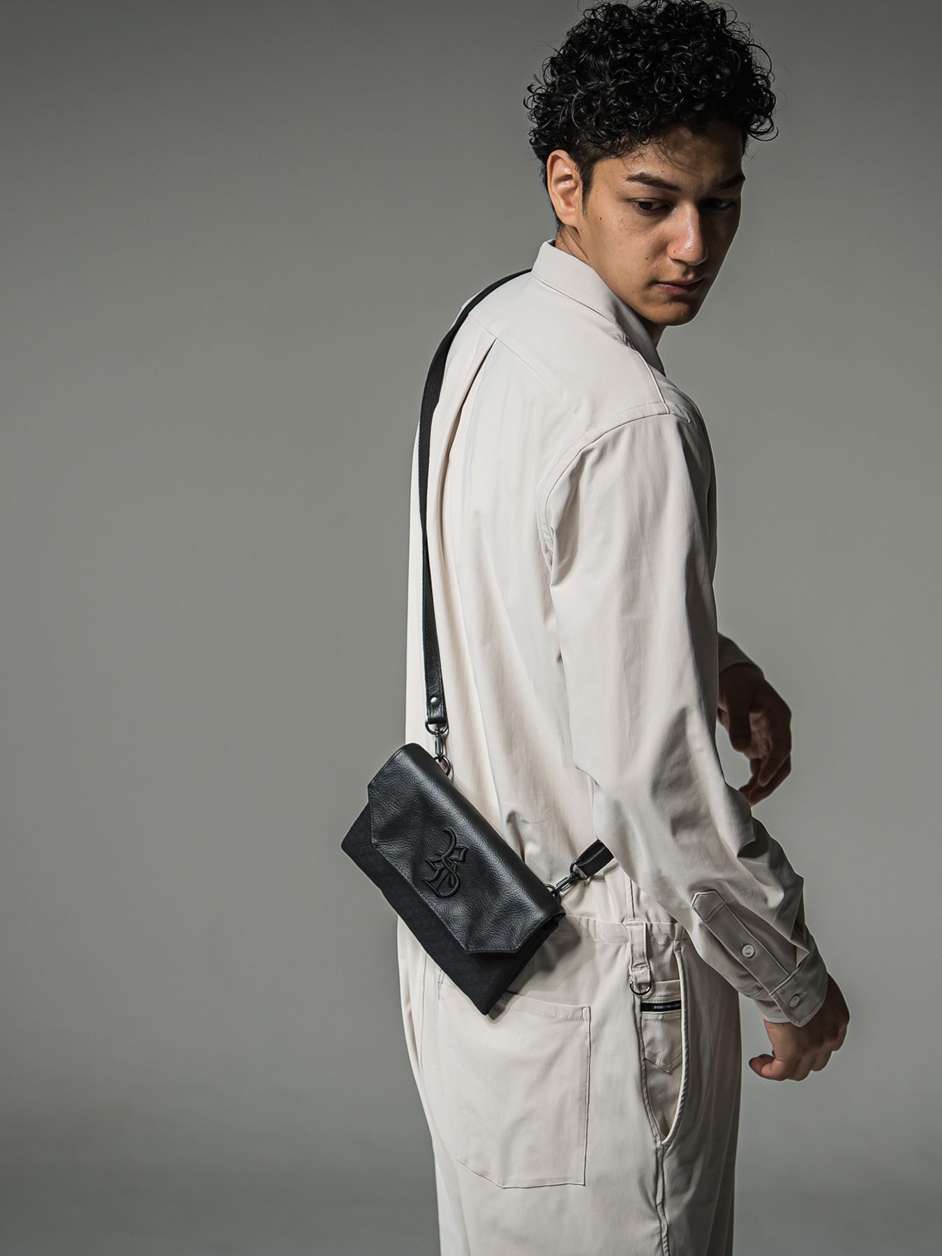 【予約品 】DECADEコラボ CLUTCH WALLETSHOULDER BAG / クラッチ ウォレットショルダーバッグ / ブラック