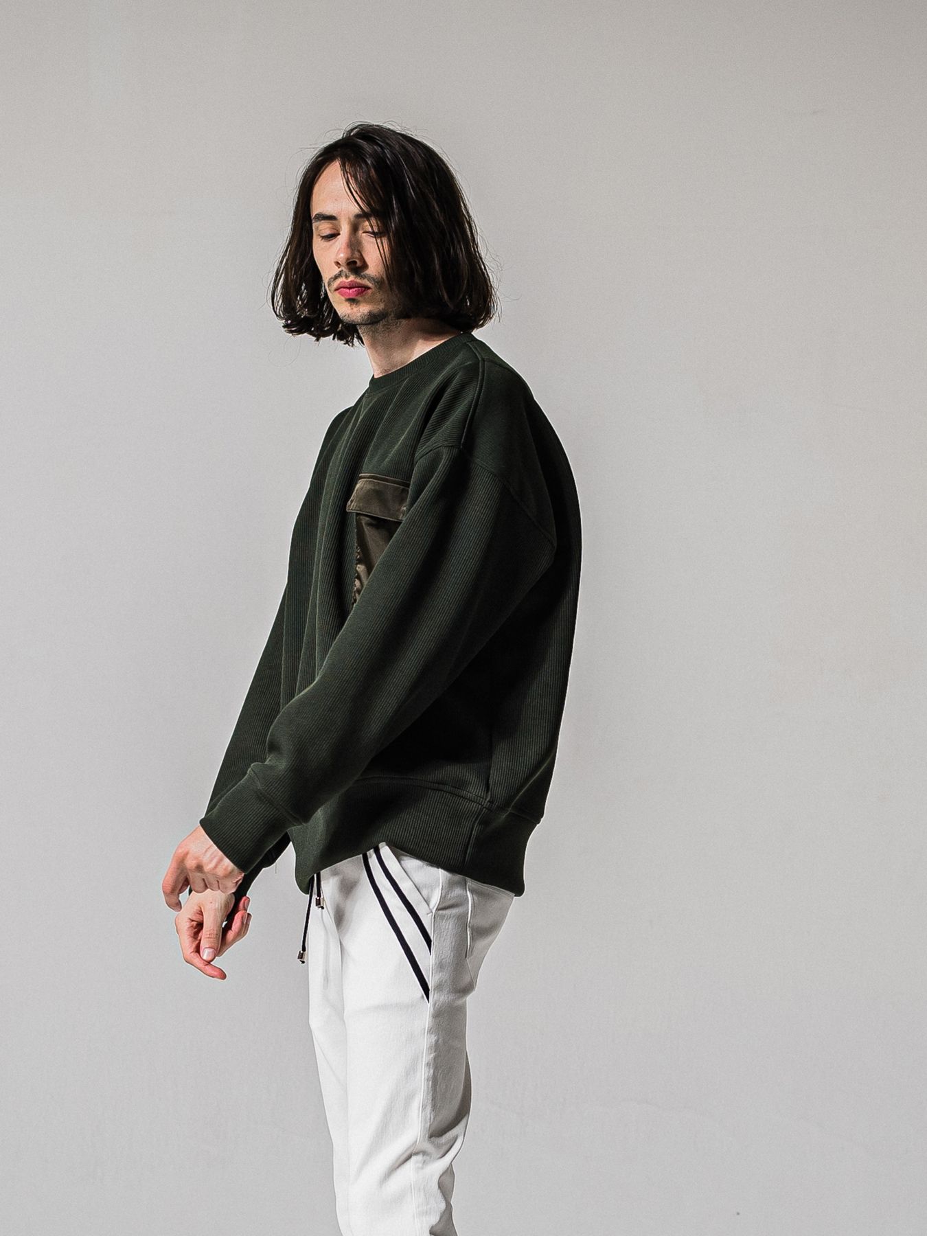 【予約品 11月16日(日) 締切】AZE MILITARY DROP TRAINER / 畔編みニット トレーナー / カーキ