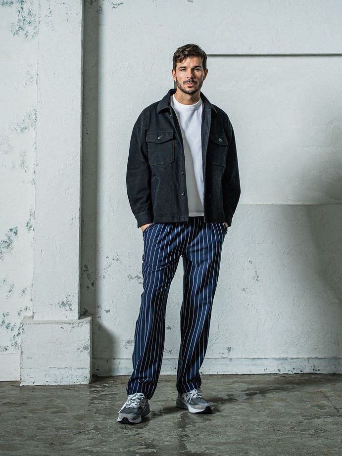 《予約11月17日19時締め》 CHRIS EASY WIDE TUCK PANTS / ワイドタックパンツ / ネイビー・ストライプ
