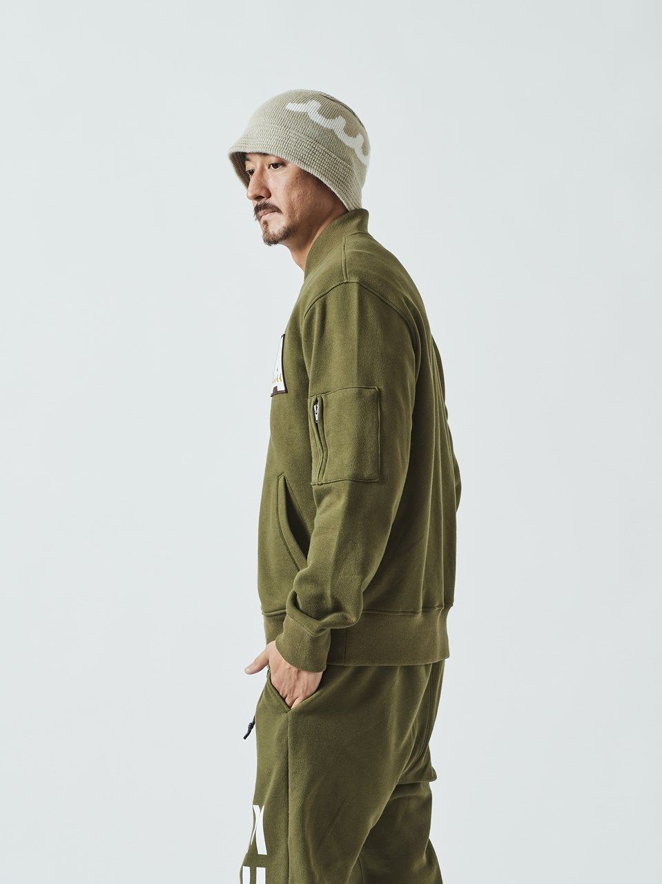 (予約品) muta Sweat MA-1 / MA-1ジャケット / オリーブ 【Acanthus×muta】 10月上旬頃入荷予定