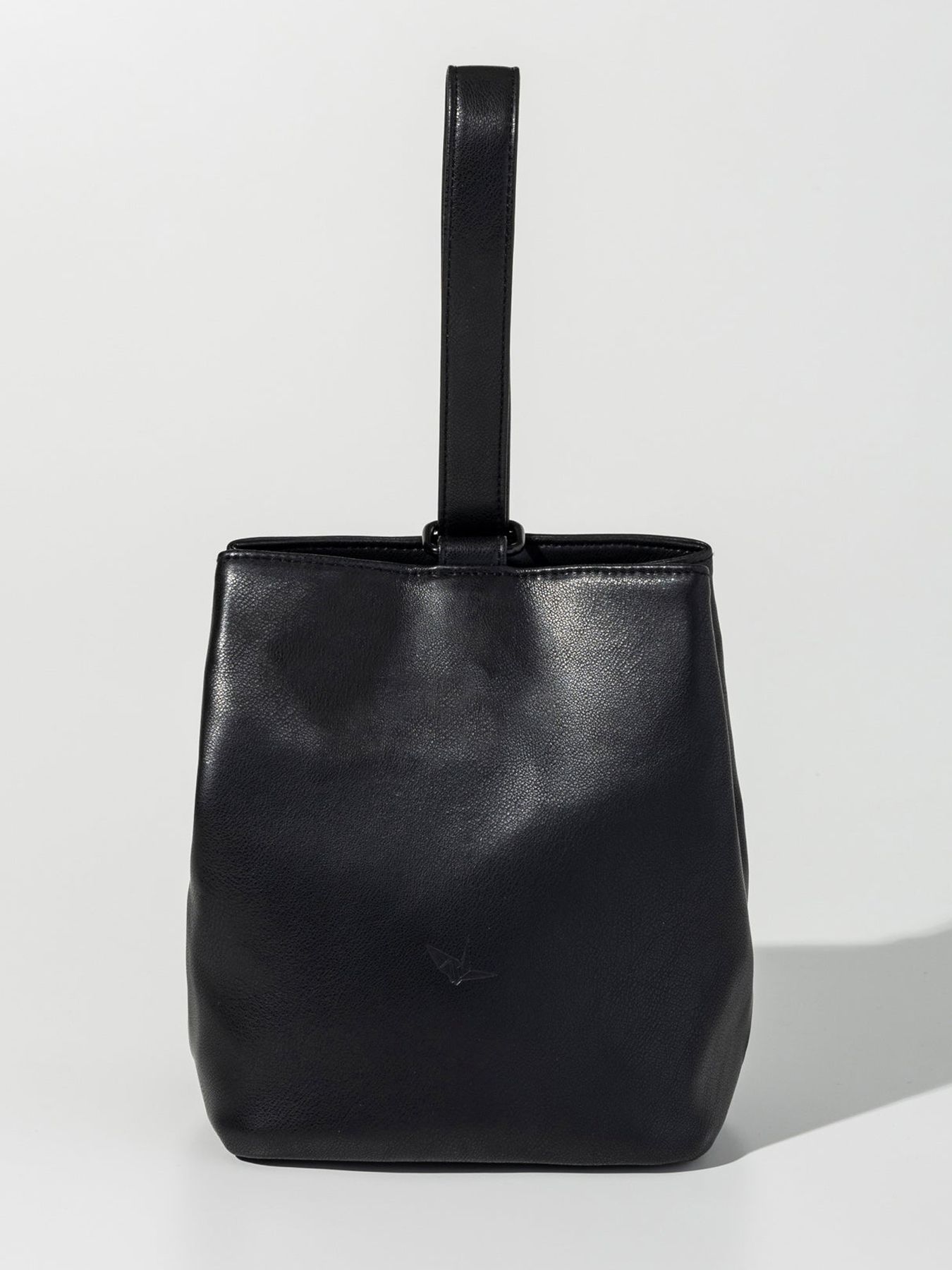 PU LEATHER MINIMALIST KINCHAKU / シンセティックレザーミニバック / ブラック