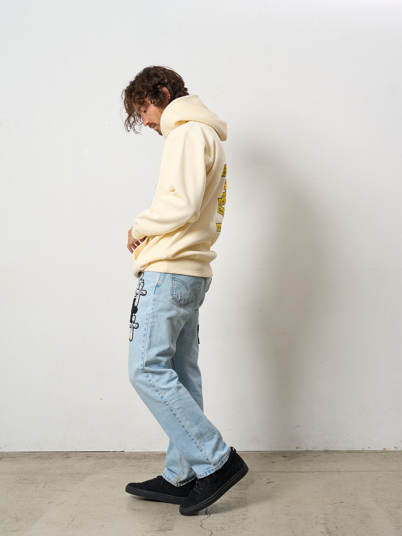 【予約品 5月8日(木) AM10時 締切】 TC裏毛起毛 リリックリボン&MUSICプリントハートサガラパッチワーク プルオーバー パーカー / ナチュラルベージュ