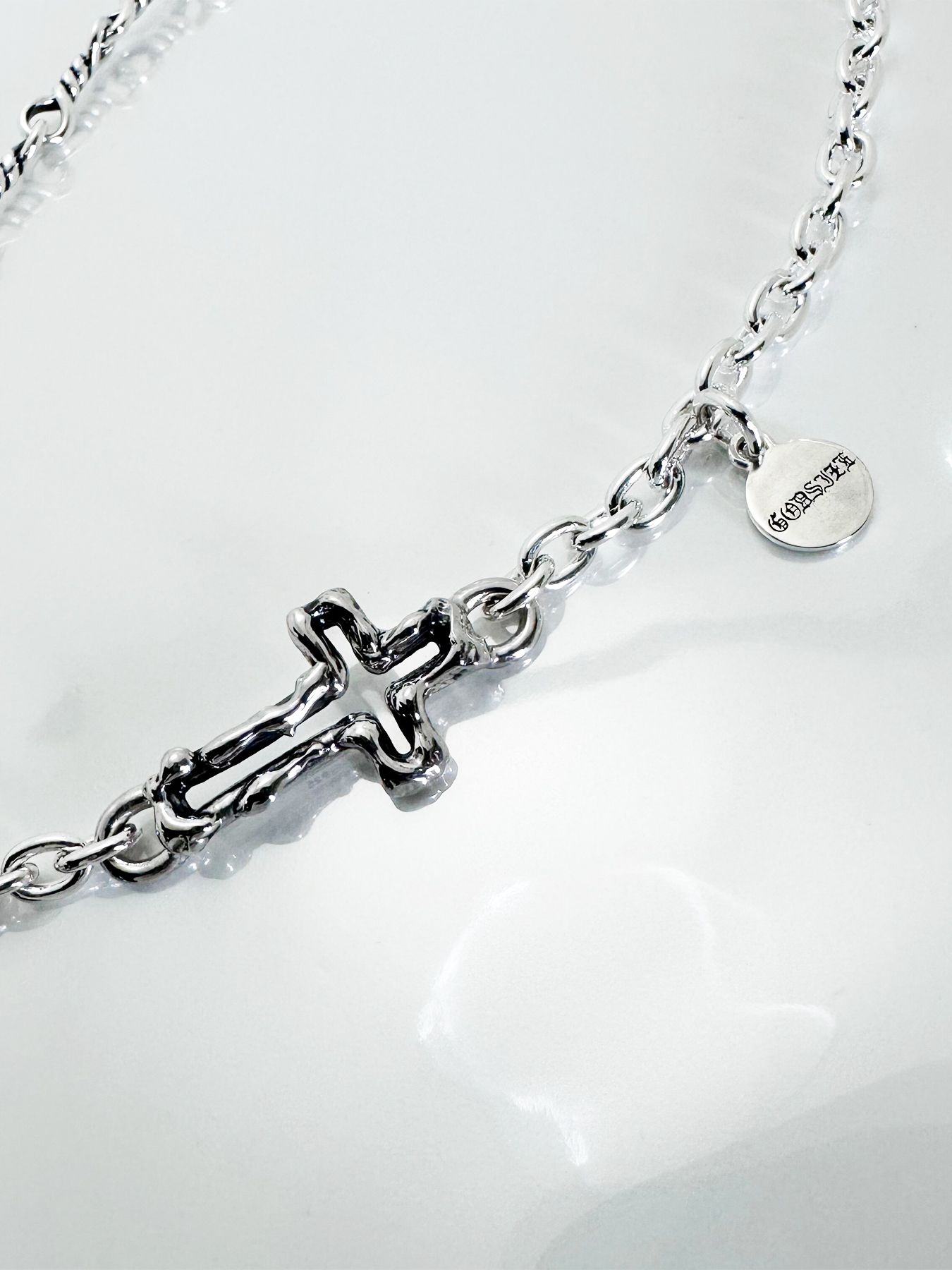 《受注生産》OPEN CROSS & TWIST CHAIN NECKLACE with PADLOCK pink silver / オープンクロス＆ツイストチェーンネックレス ウィズピンクシルバーパドロック / 注文から5～8週間後入荷予定