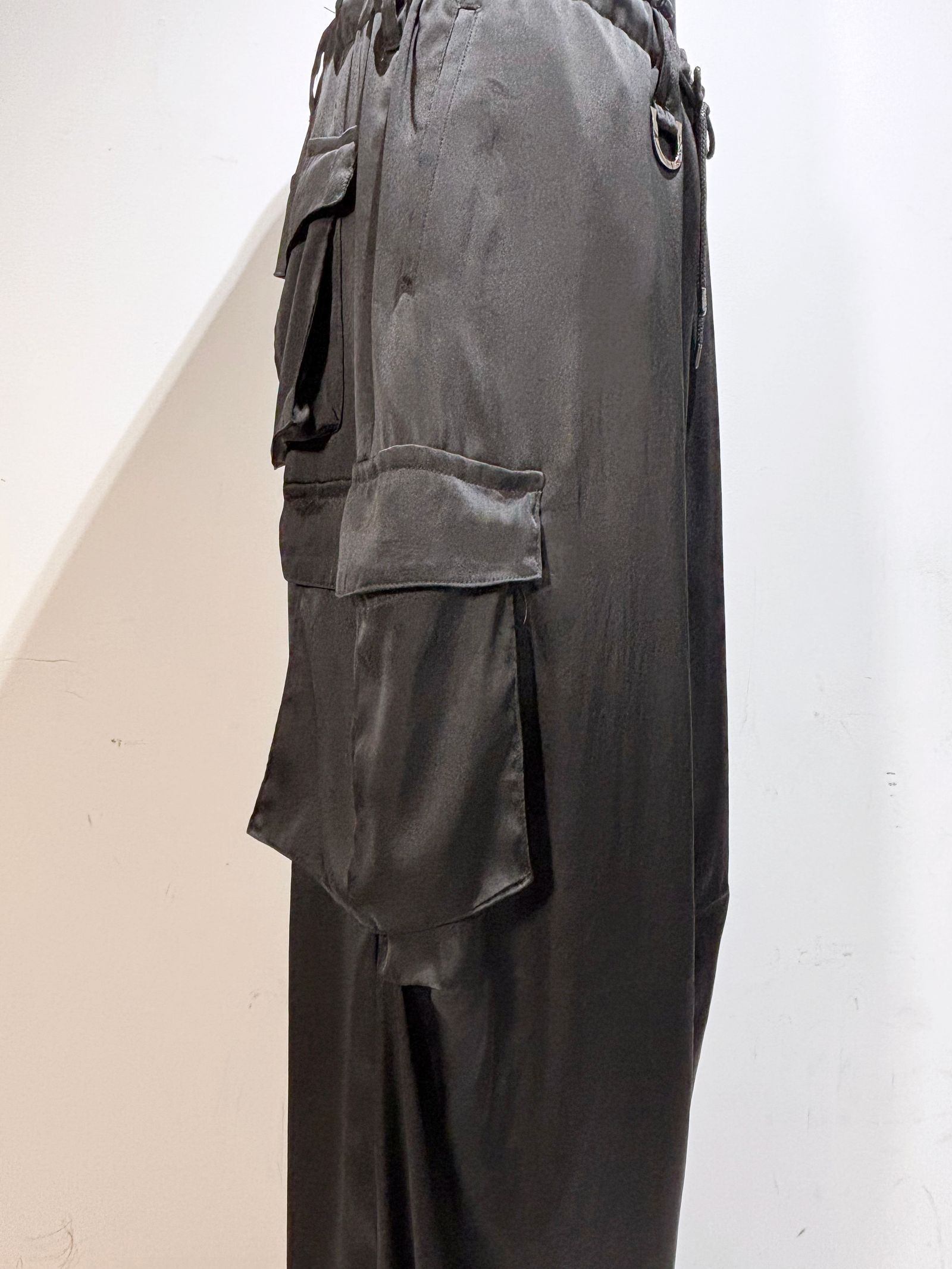 《予約品》 WideCargoPants / サテンワイドカーゴパンツ / ブラック