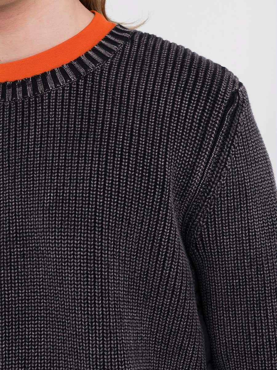 コットンクルーネックセーター / ブラックウオッシュ加工