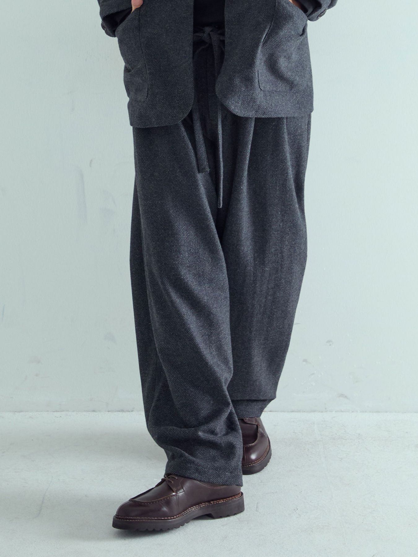 【予約品 】LOUNGECUT TORAUSERS / ワイドトラウザーズ / チャコール×ブラック