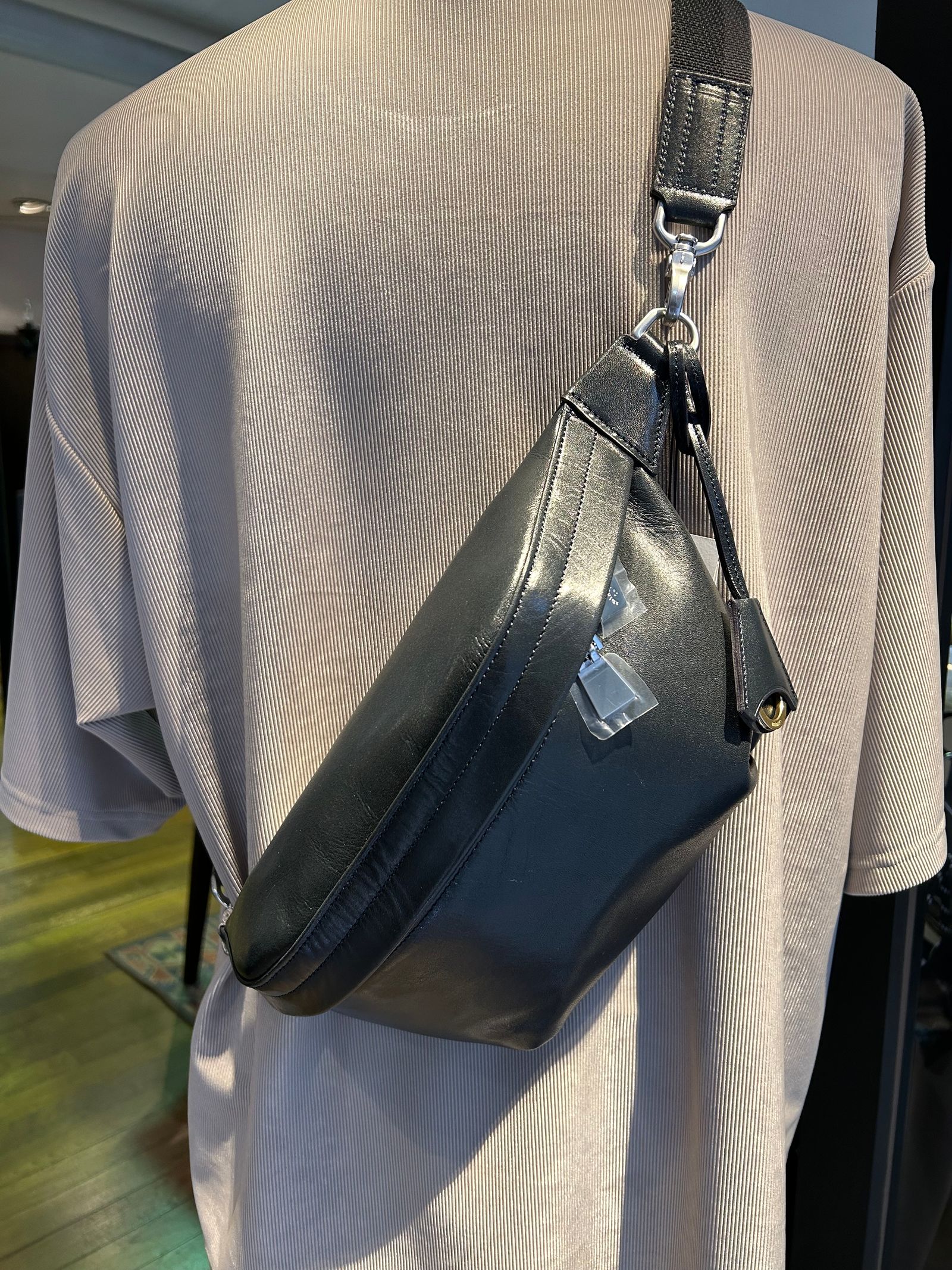ボディバッグ Antique Leather / Dark Blue 【aniary】