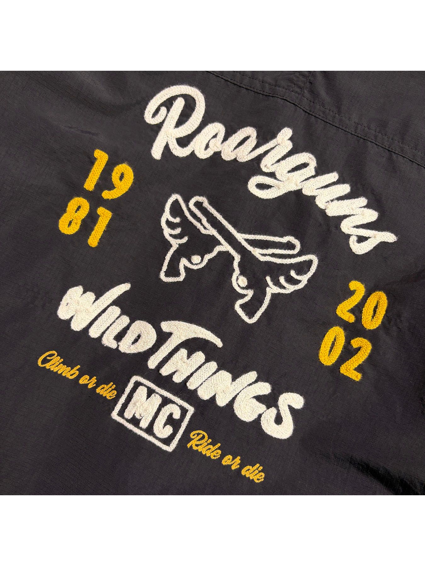 【予約品 3月9日(月) 18:00 締切】WILD THINGS コラボ - ×WILD THINGS EMB / ショートモンスターパーカー / 背中刺繍あり / ブラック